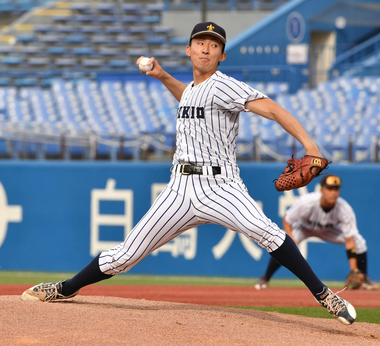 立大対早大　先発した立大・荘司（撮影・柴田隆二）