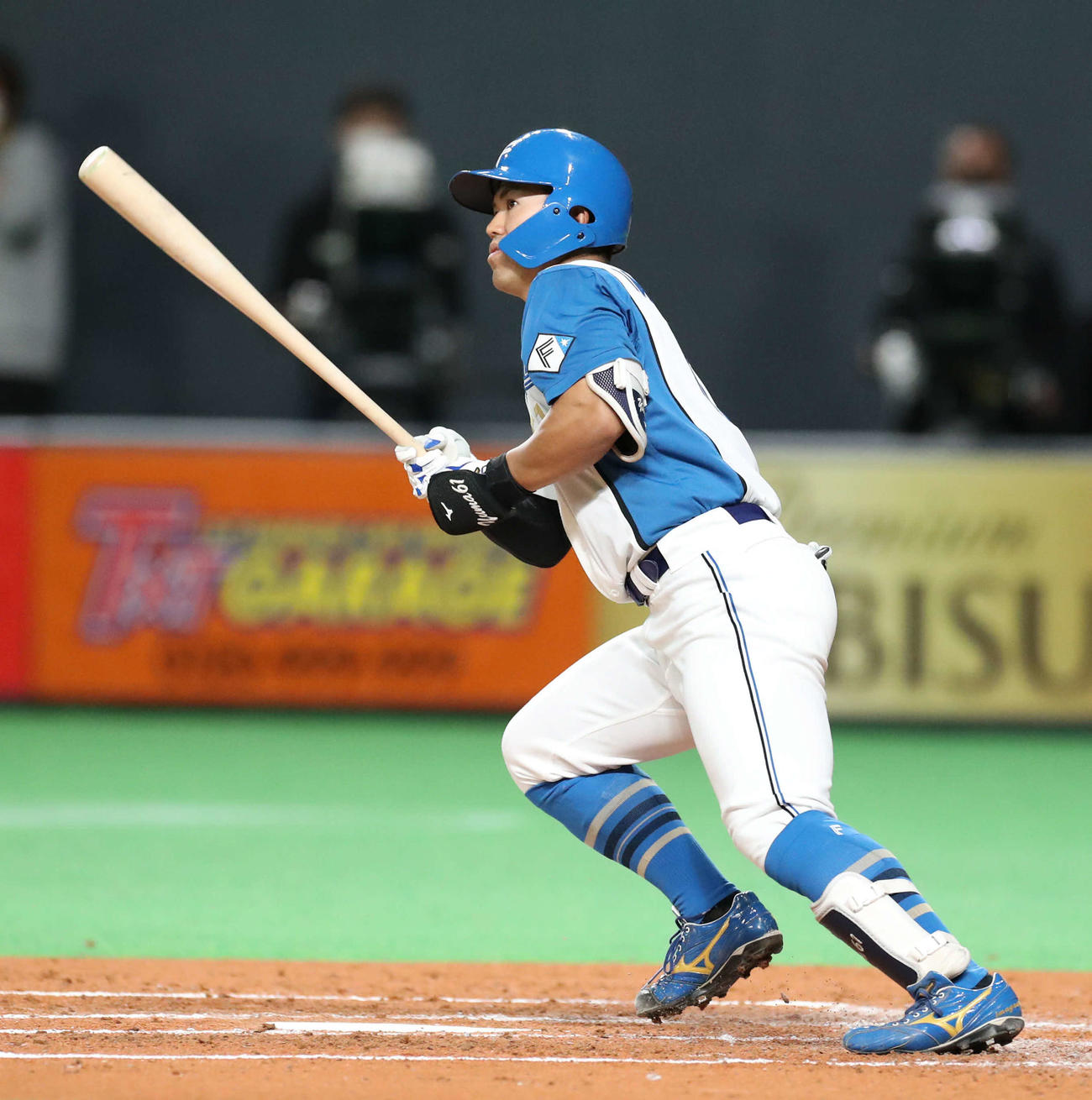 日本ハム対ソフトバンク　3回裏日本ハム2死一、二塁、今川は先制となる適時二塁打を放つ（撮影・佐藤翔太）