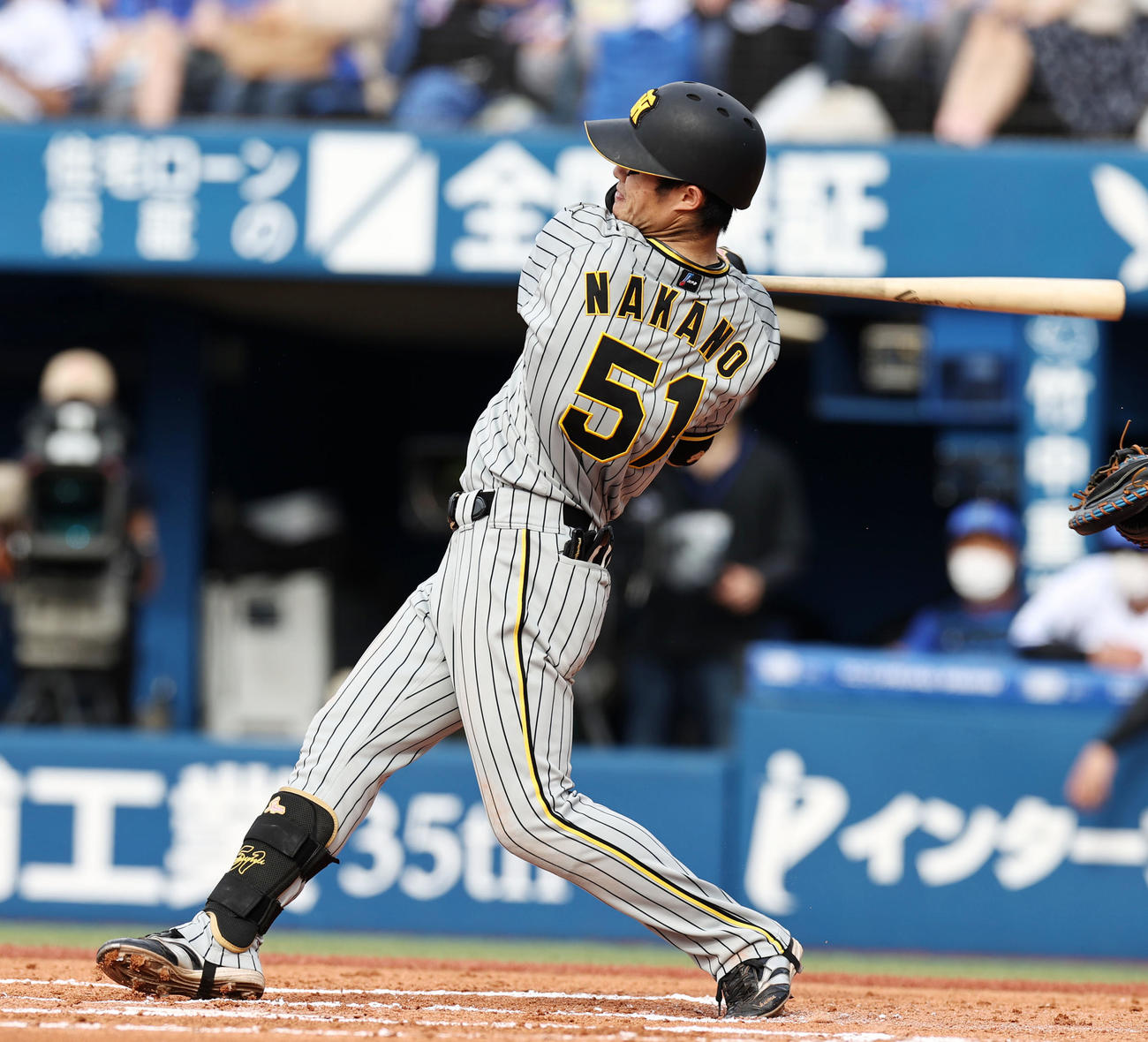 DeNA対阪神　6回表阪神2死二塁、中野は右越え2点本塁打を放つ（撮影・加藤哉）