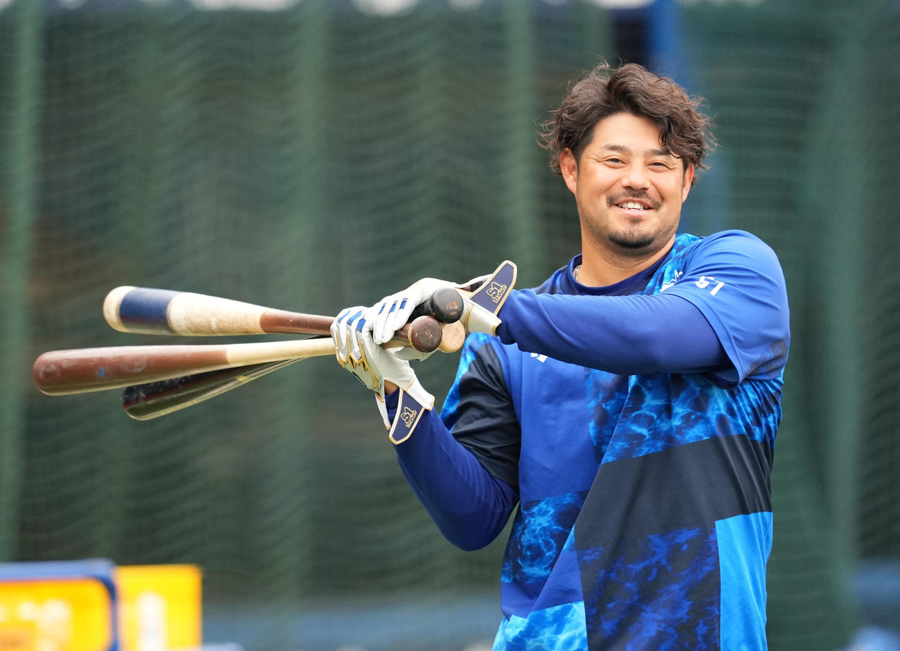 DeNA対阪神　試合前、笑顔で練習をするDeNA宮崎（撮影・菅敏）