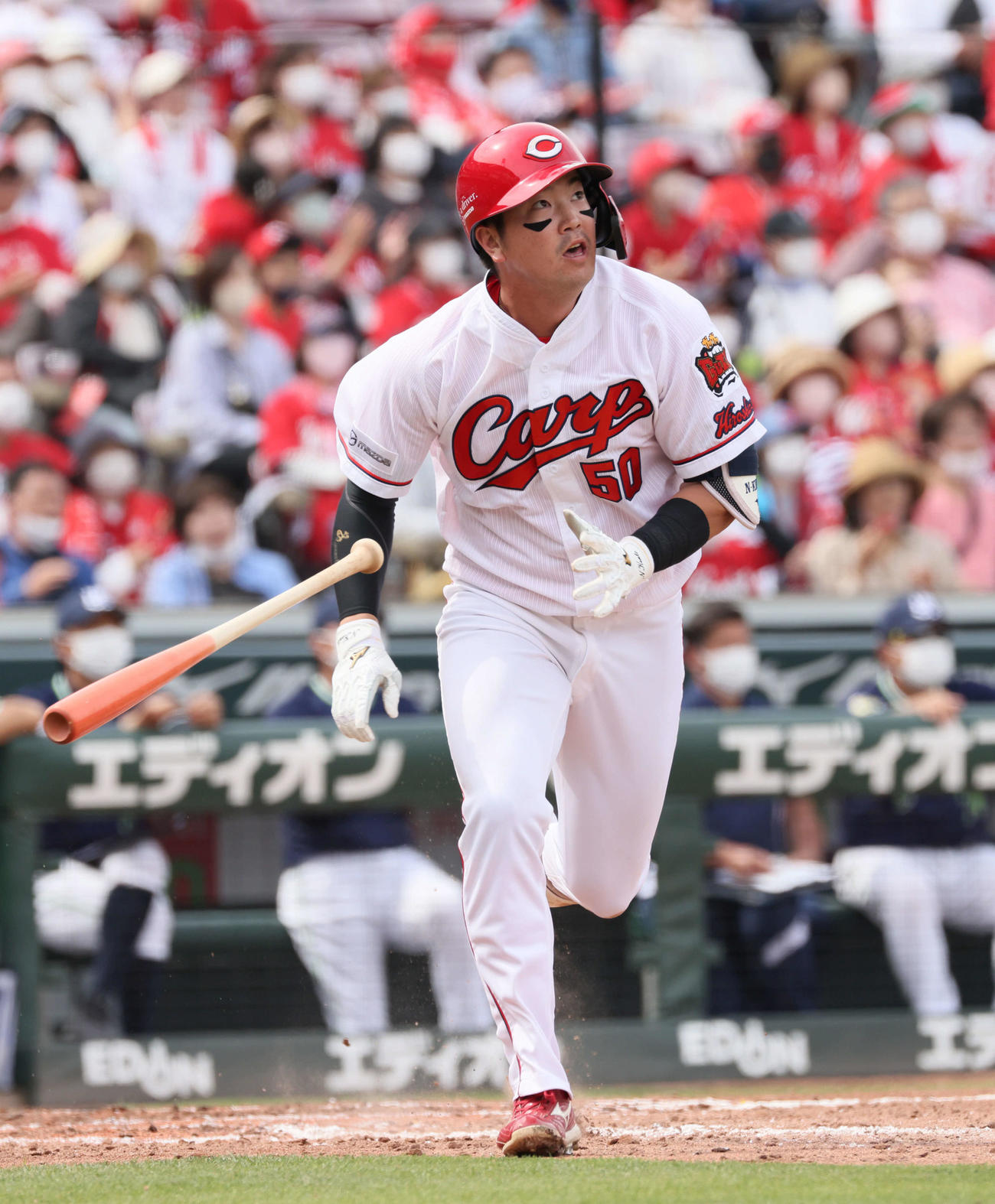 広島対ヤクルト　5回裏無死一塁、中村健は同点の右越え2点本塁打を放つ（撮影・加藤孝規）