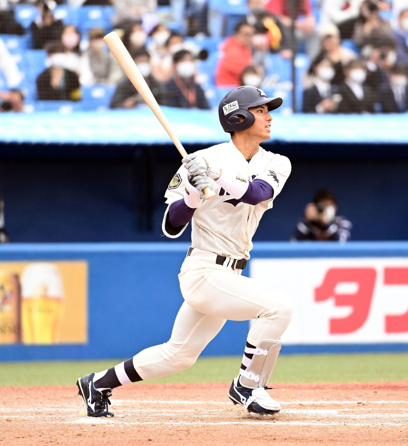 明大対慶大　3回表明大1死三塁、宗山は右前適時打を放つ（撮影・滝沢徹郎）