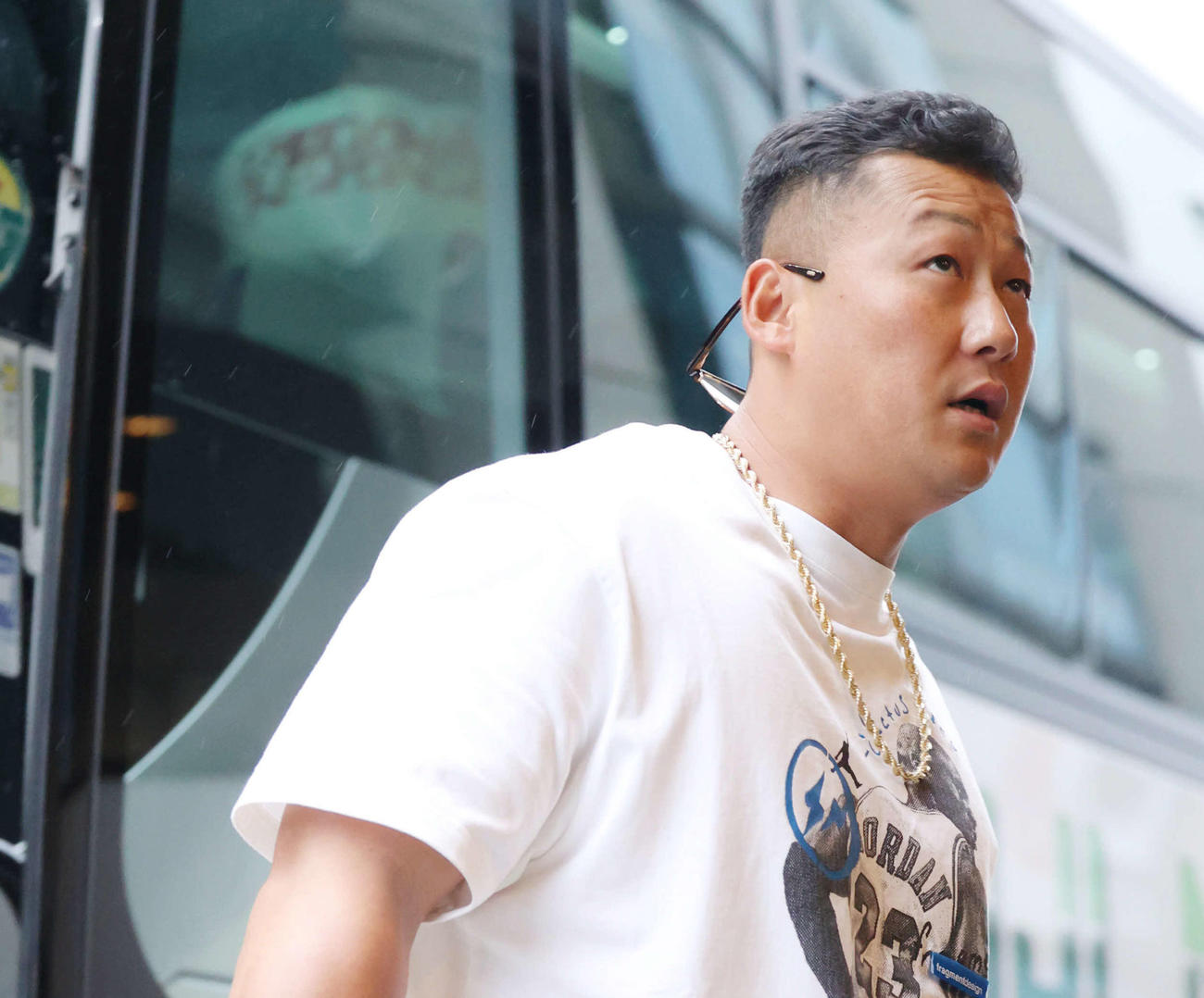 広島戦に向け、宇都宮入りする巨人中田（撮影・河田真司）
