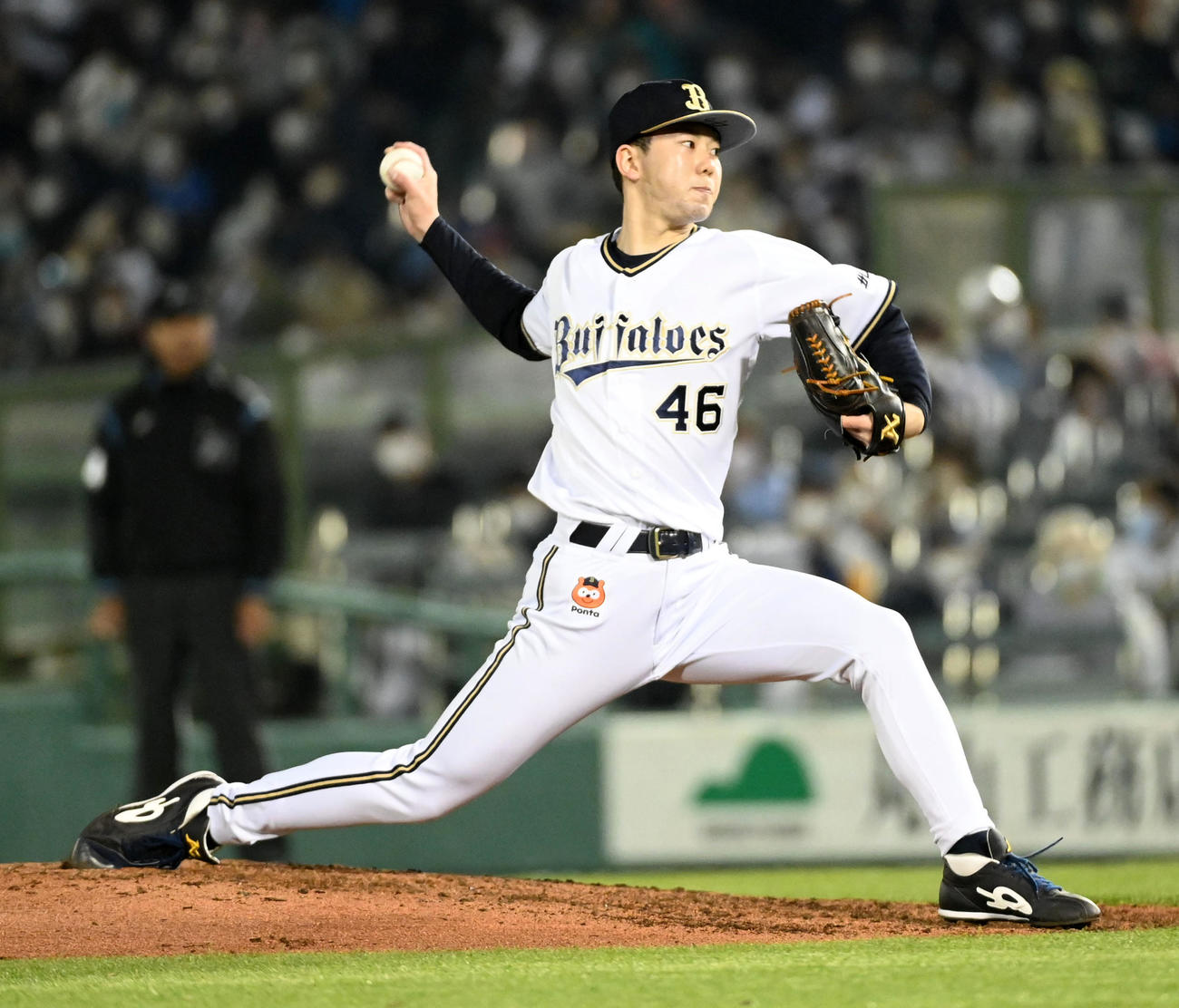 オリックス対日本ハム　オリックス4番手の本田（撮影・前岡正明）