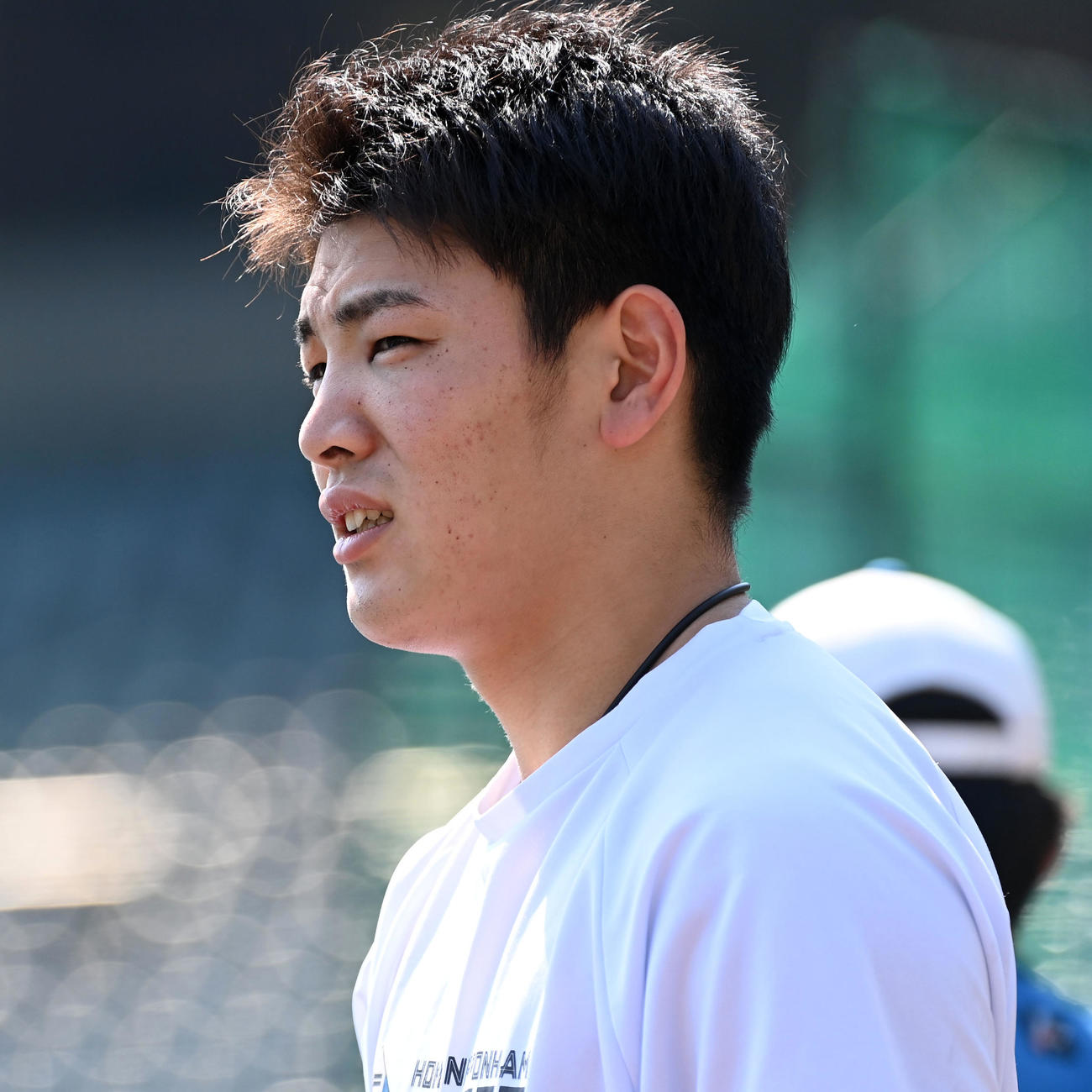 オリックス対日本ハム　練習のためグラウンドに入った日本ハム野村（撮影・前岡正明）