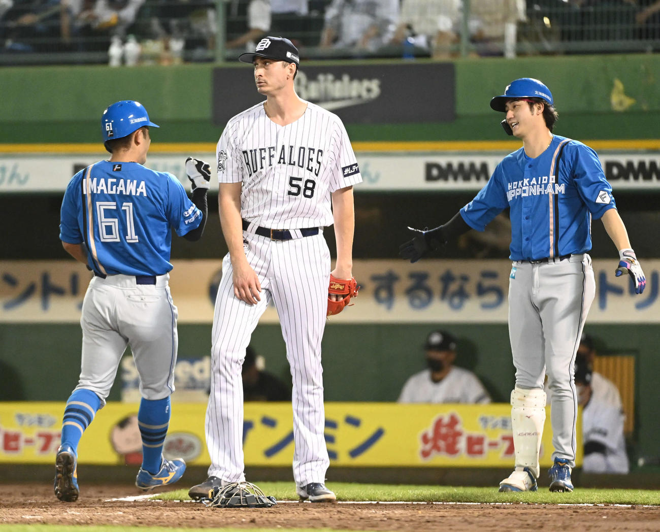 オリックス対日本ハム　5回表日本ハム2死二塁、松本剛に左前適時打を打たれがっくりするワゲスパック（撮影・前岡正明）
