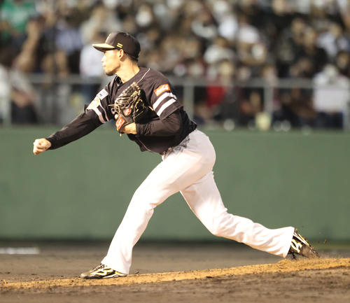 ソフトバンク 又吉克樹 中学 高校と補欠だった人間が 沖縄凱旋18戦連続無失点で錦飾る プロ野球写真ニュース 日刊スポーツ ソフトバンク 又吉克樹 中学 高校と補欠だった人間が 沖縄凱旋18戦連続無失点で錦飾る プロ野球写真ニュース 日刊スポーツ