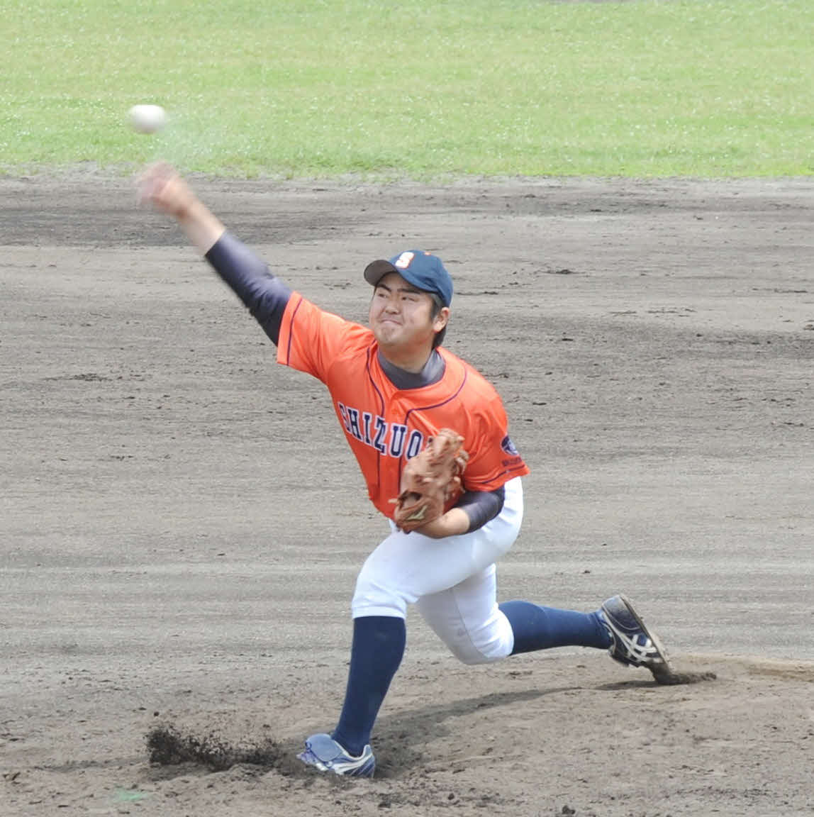 15日の常葉大静岡戦で力投する静岡大・速水