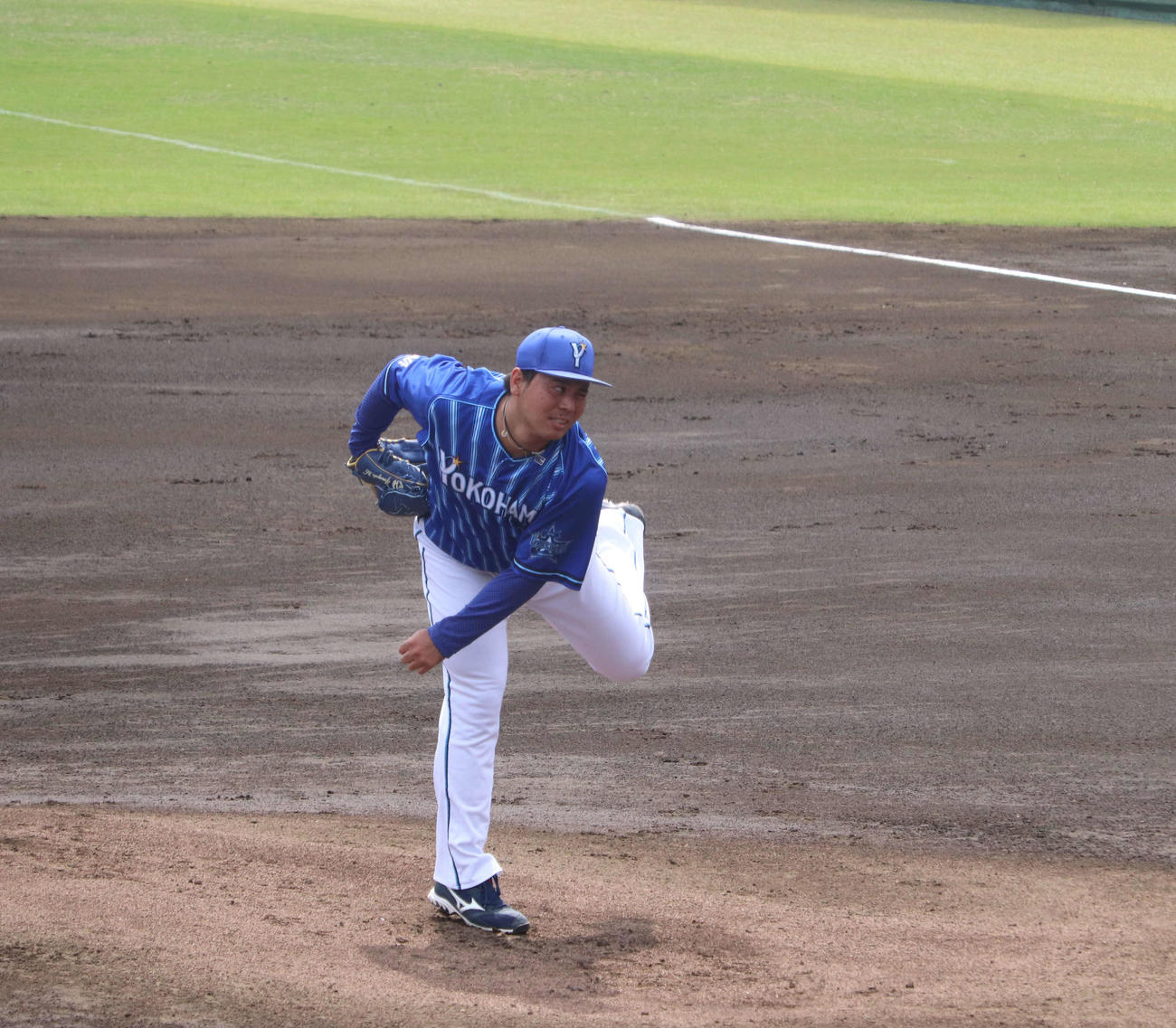 イースタン・リーグ巨人戦に先発したDeNA浜口（撮影・小早川宗一郎）