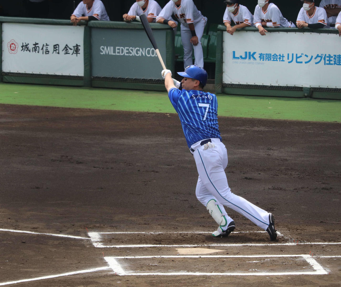 イースタン・リーグ巨人対DeNA 1回表2死DeNA、中飛に倒れる佐野（撮影・小早川宗一郎）