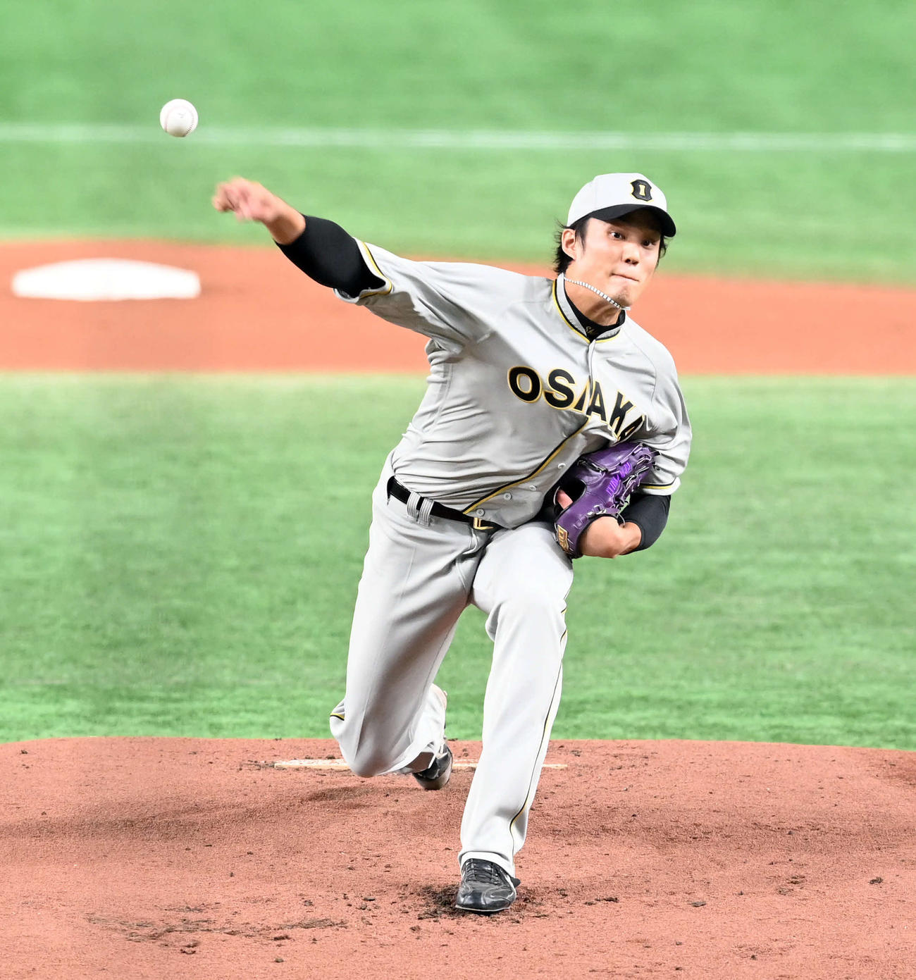 2022年4月1日巨人対阪神　大阪タイガースのユニホームで投球する阪神先発の藤浪晋太郎