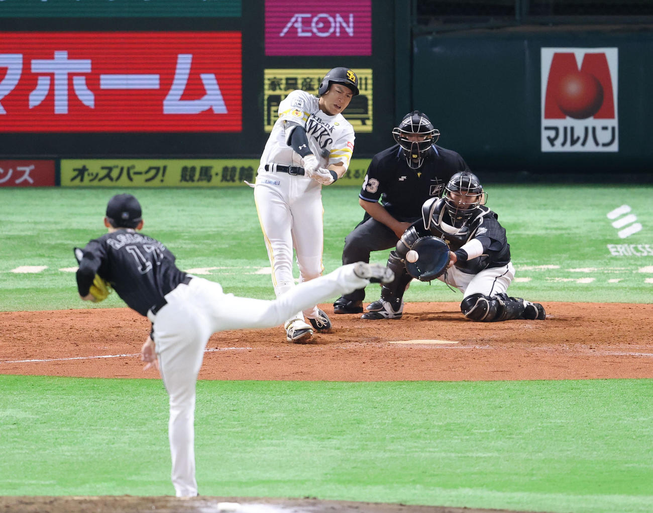 ソフトバンク対ロッテ　4回裏ソフトバンク1死、柳田悠岐は空振りの三振（撮影・梅根麻紀）