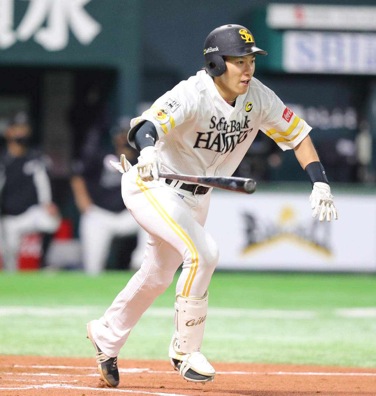 ソフトバンク対ロッテ　6回裏ソフトバンク無死三塁、柳田は一ゴロを放ち、その間に牧原大が生還する（撮影・屋方直哉）