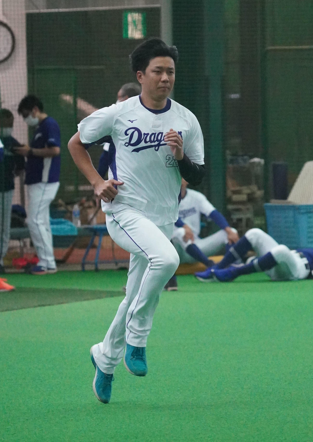 ランニングをする大野雄（撮影・森本幸一）