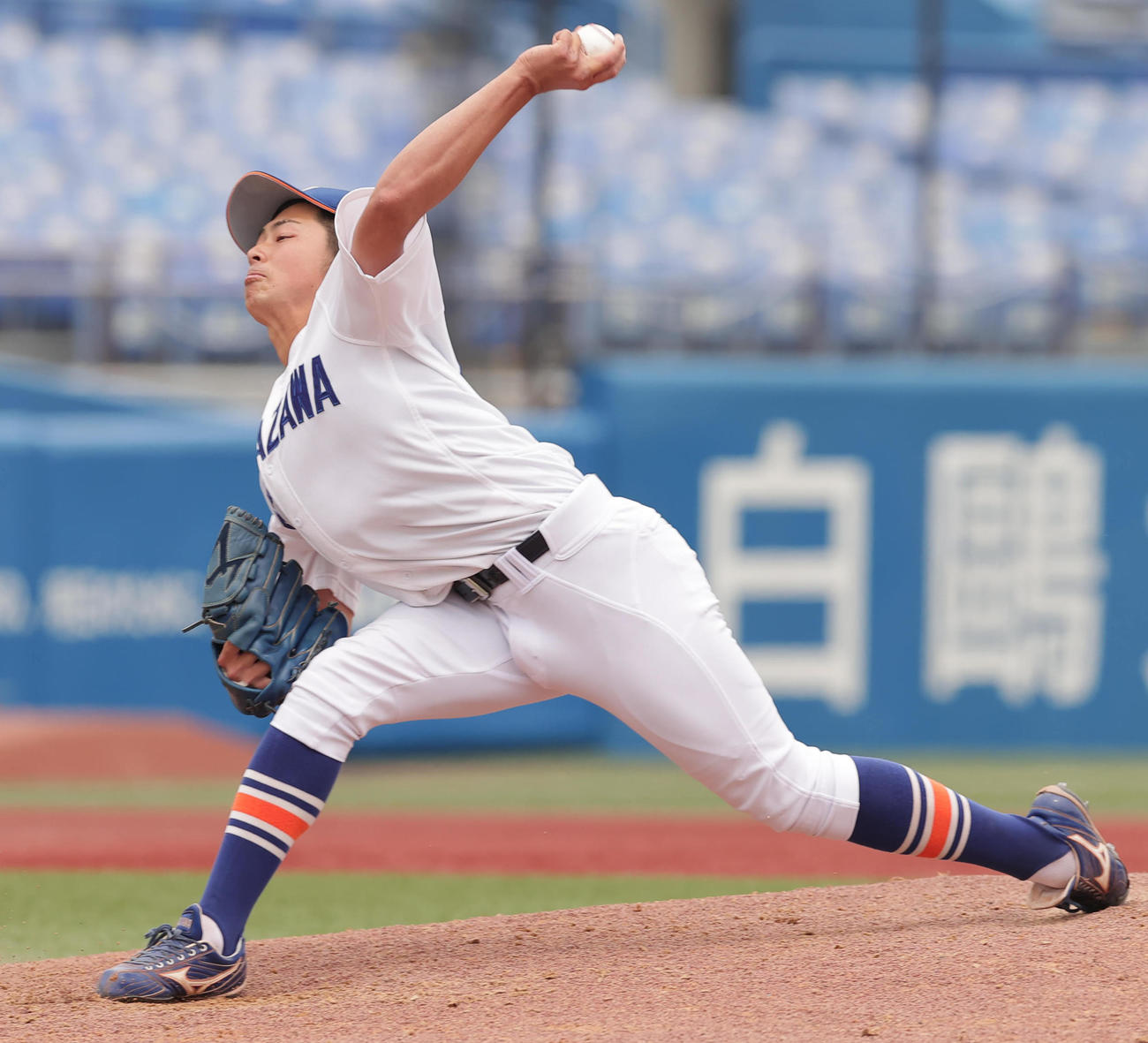 駒大対国学院大　力投する駒大・東田（撮影・野上伸悟）