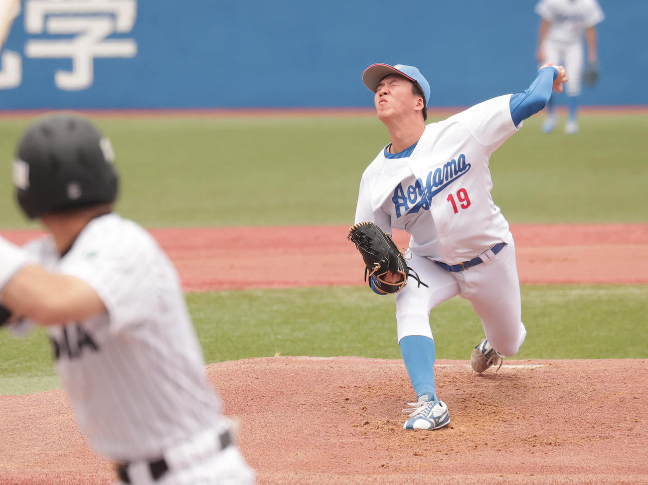 亜大対青学大　力投する青学大先発の北村（撮影・野上伸悟）