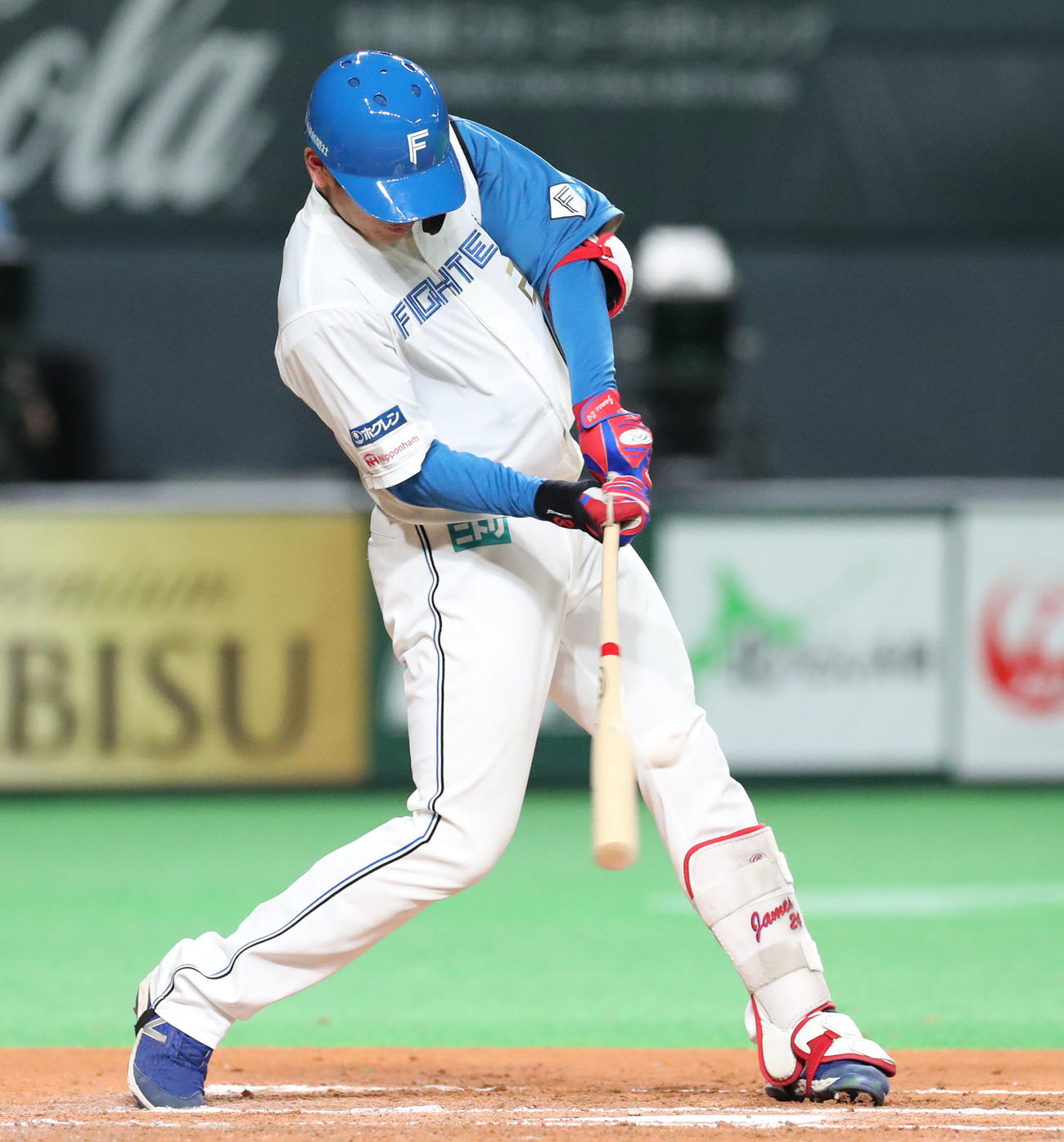 日本ハム対西武　7回裏日本ハム無死、野村は中前打を放つ（撮影・佐藤翔太）