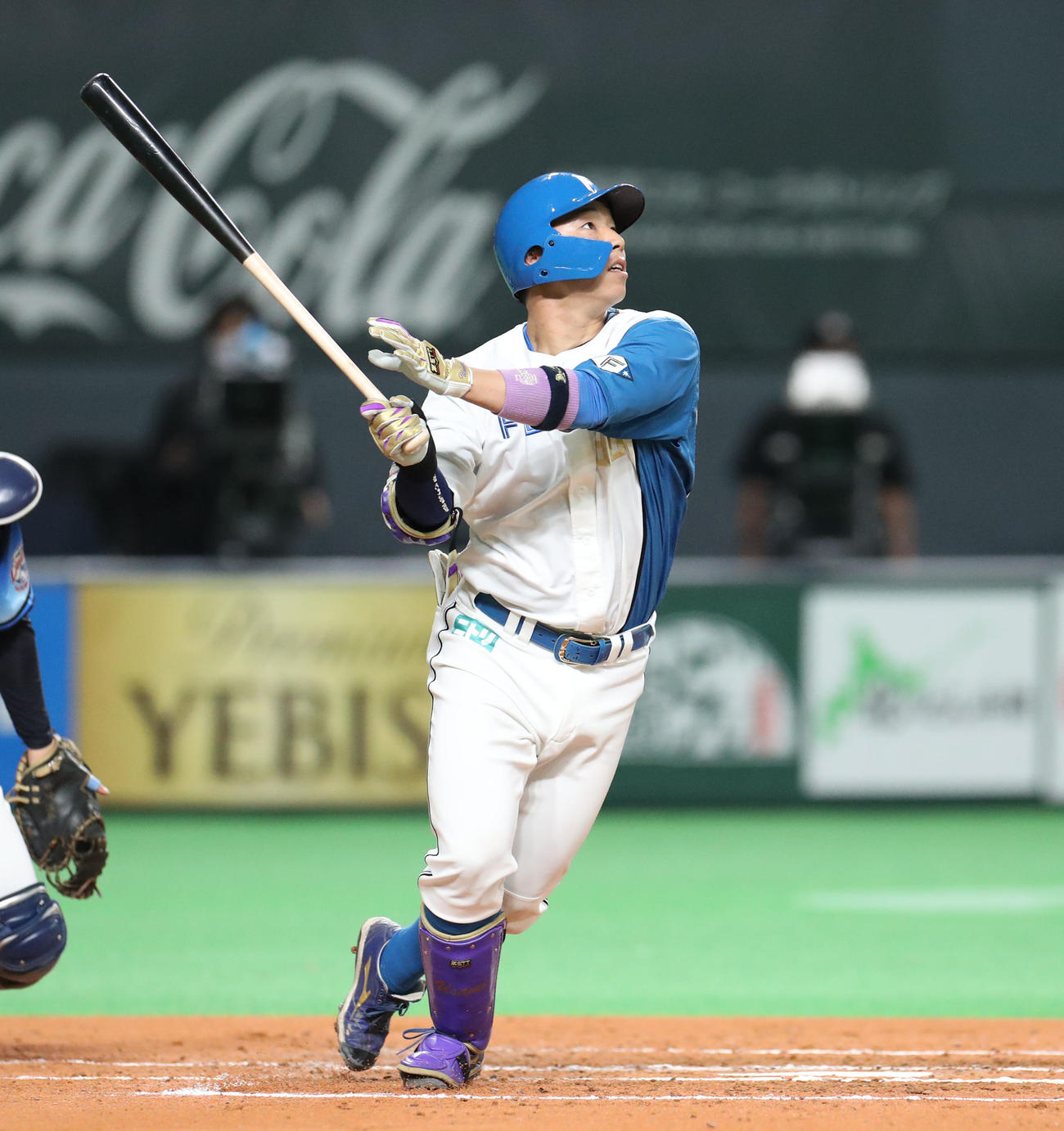 日本ハム対西武　2回裏日本ハム1死一塁、宇佐見は右越え2点本塁打を放つ（撮影・佐藤翔太）