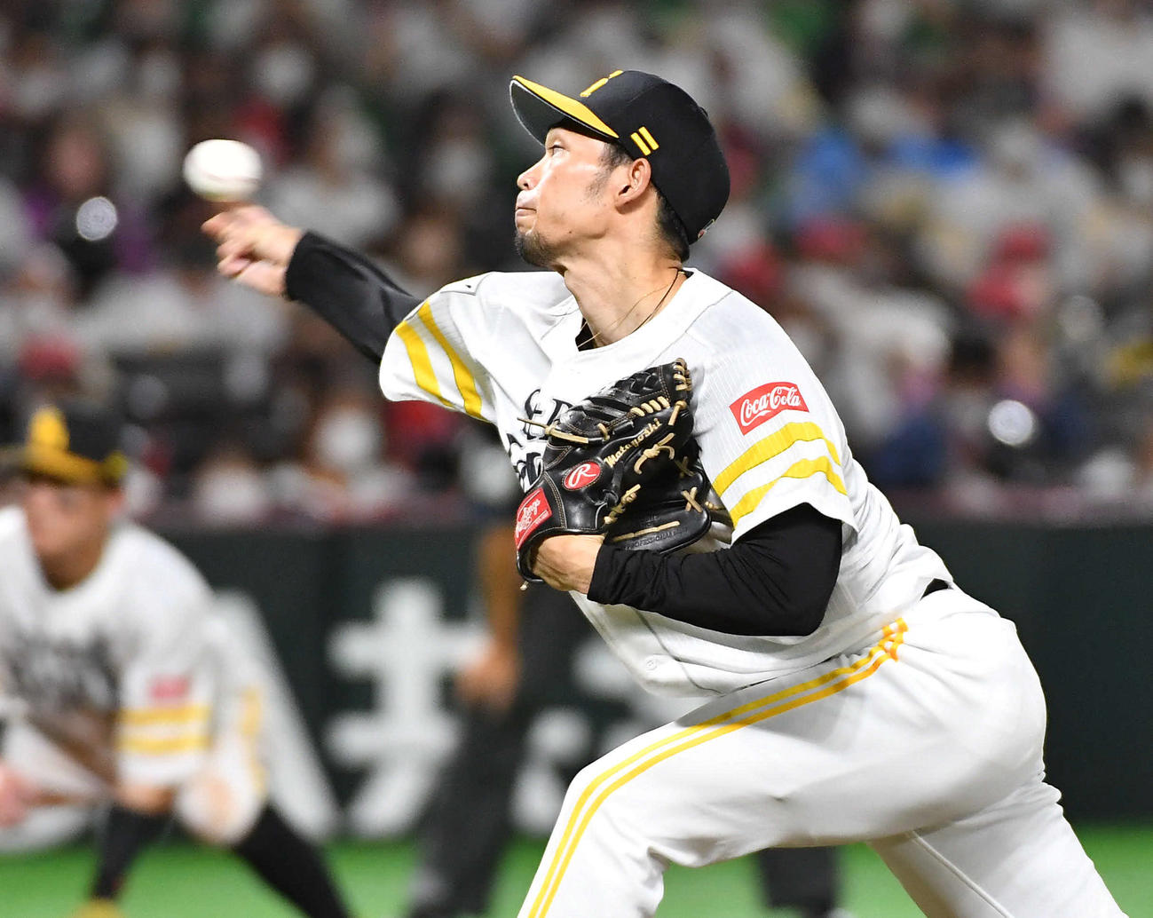 ソフトバンク対ロッテ　8回表より登板した、ソフトバンク4番手の又吉（撮影・岩下翔太）