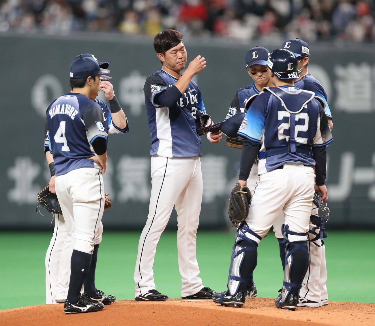 日本ハム対西武　2回裏に2失点し渋い表情の内海（撮影・黒川智章）