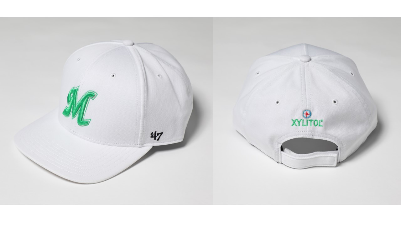 ロッテは5月29日の阪神戦の試合前練習で「ロッテキシリトールキャップ」を着用し、サイン入りで来場者に抽選でプレゼントする（球団提供）
