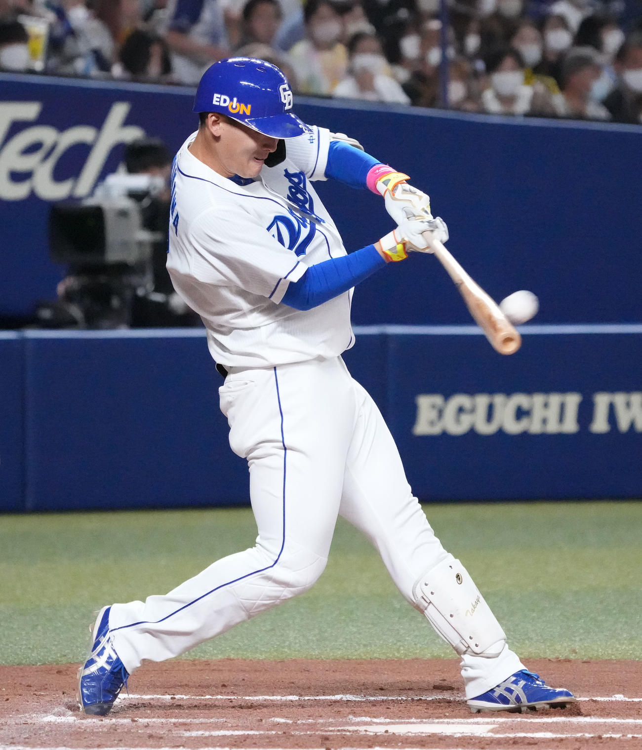 本塁打を放つ石川昂弥（2022年5月8日撮影）