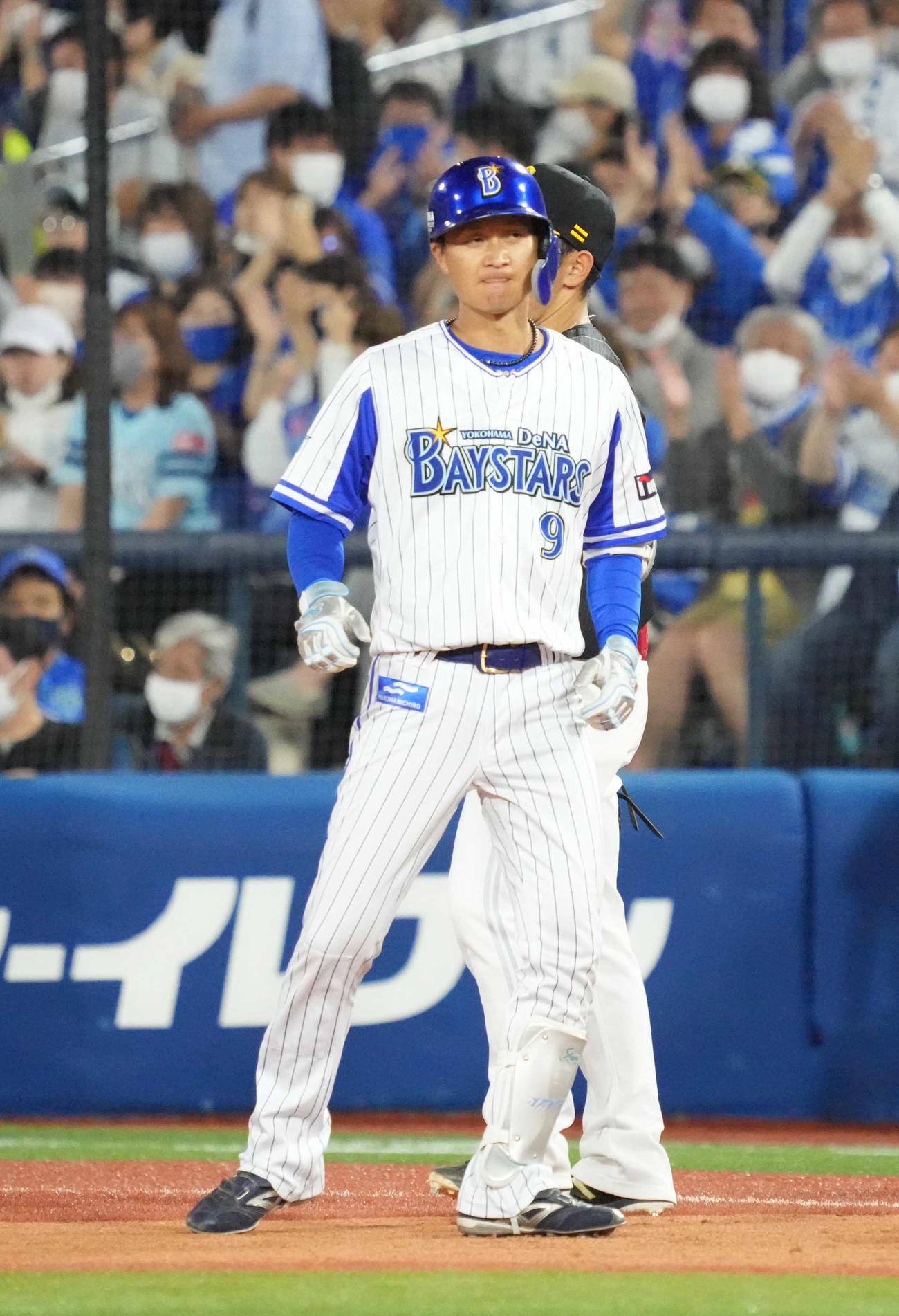 DeNA対ソフトバンク　6回裏DeNA2死三塁、代打大和は勝ち越しの右前適時打を放つ（撮影・小沢裕）
