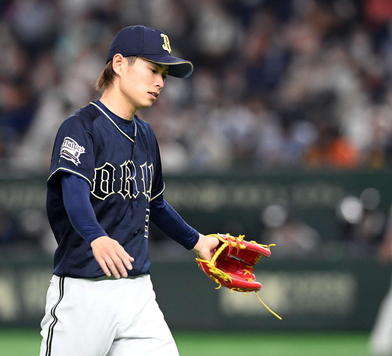 巨人対オリックス　4回裏、2失点したオリックスの先発山岡（撮影・たえ見朱実）