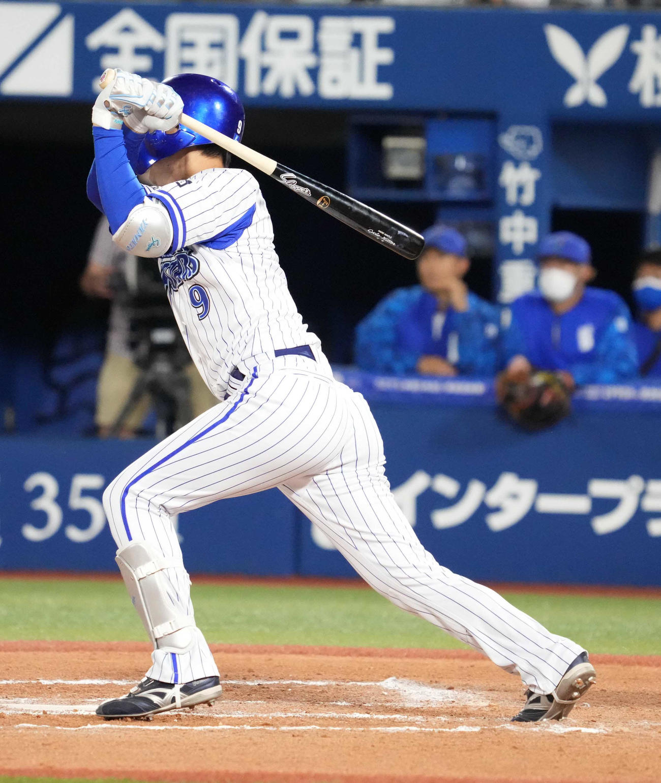 DeNA対ソフトバンク　6回裏DeNA2死三塁、代打大和は勝ち越しの右前適時打を放つ（撮影・小沢裕）
