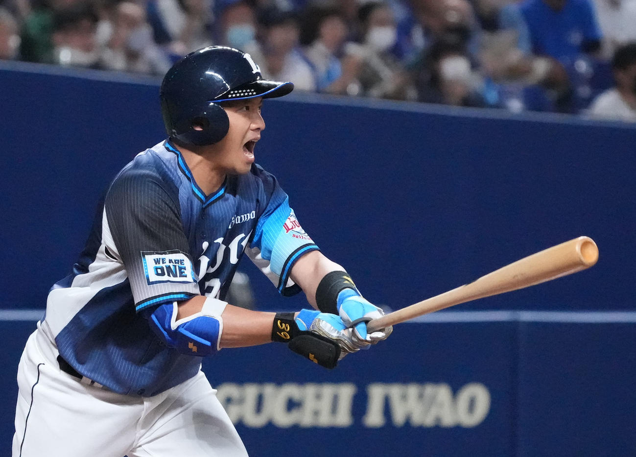 1回表西武1死満塁、右前2点適時打を放つ呉念庭（撮影・森本幸一）