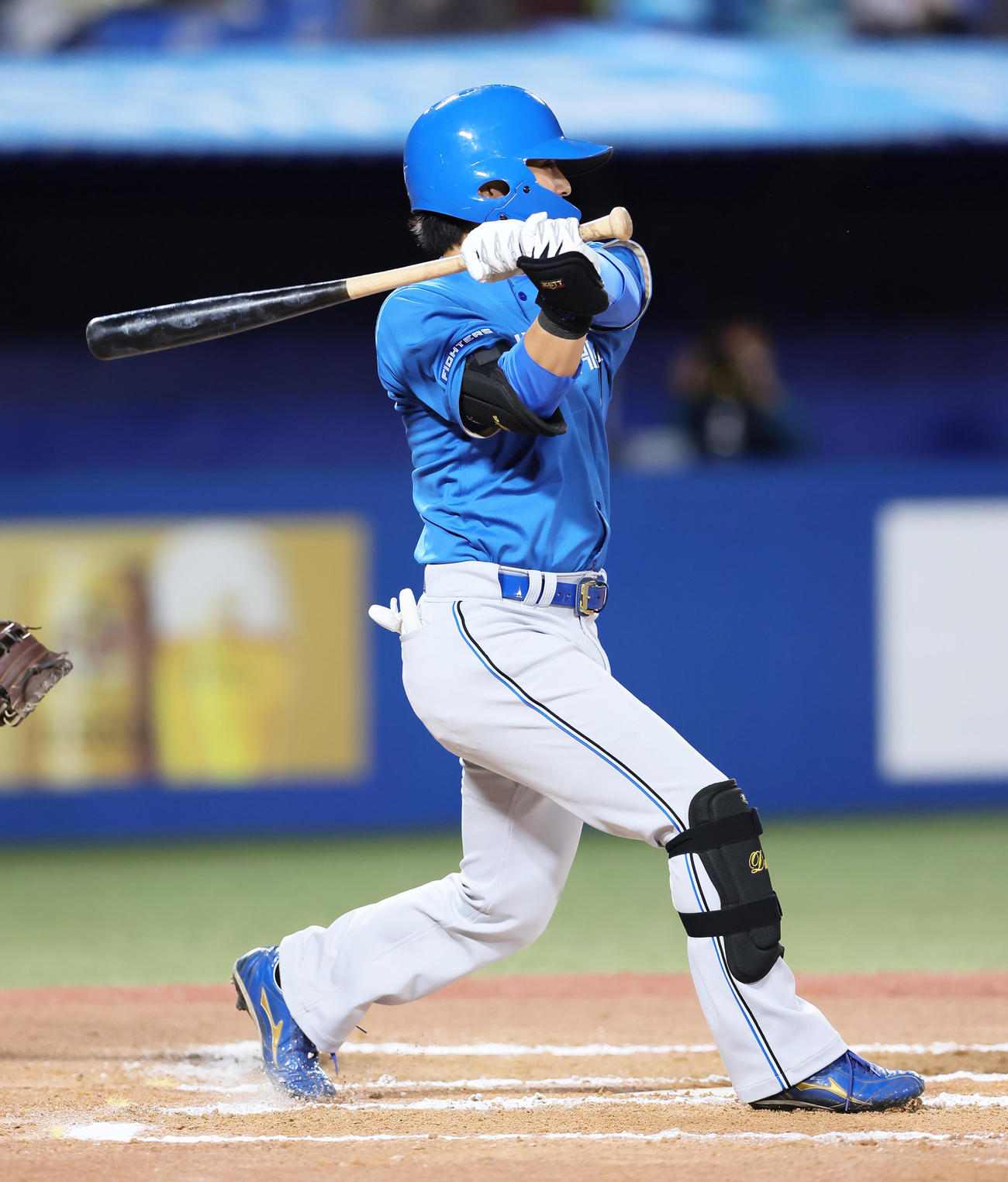 ヤクルト対日本ハム　10回表日本ハム無死一塁、上川畑はプロ初安打となる右前打を放つ（撮影・足立雅史）