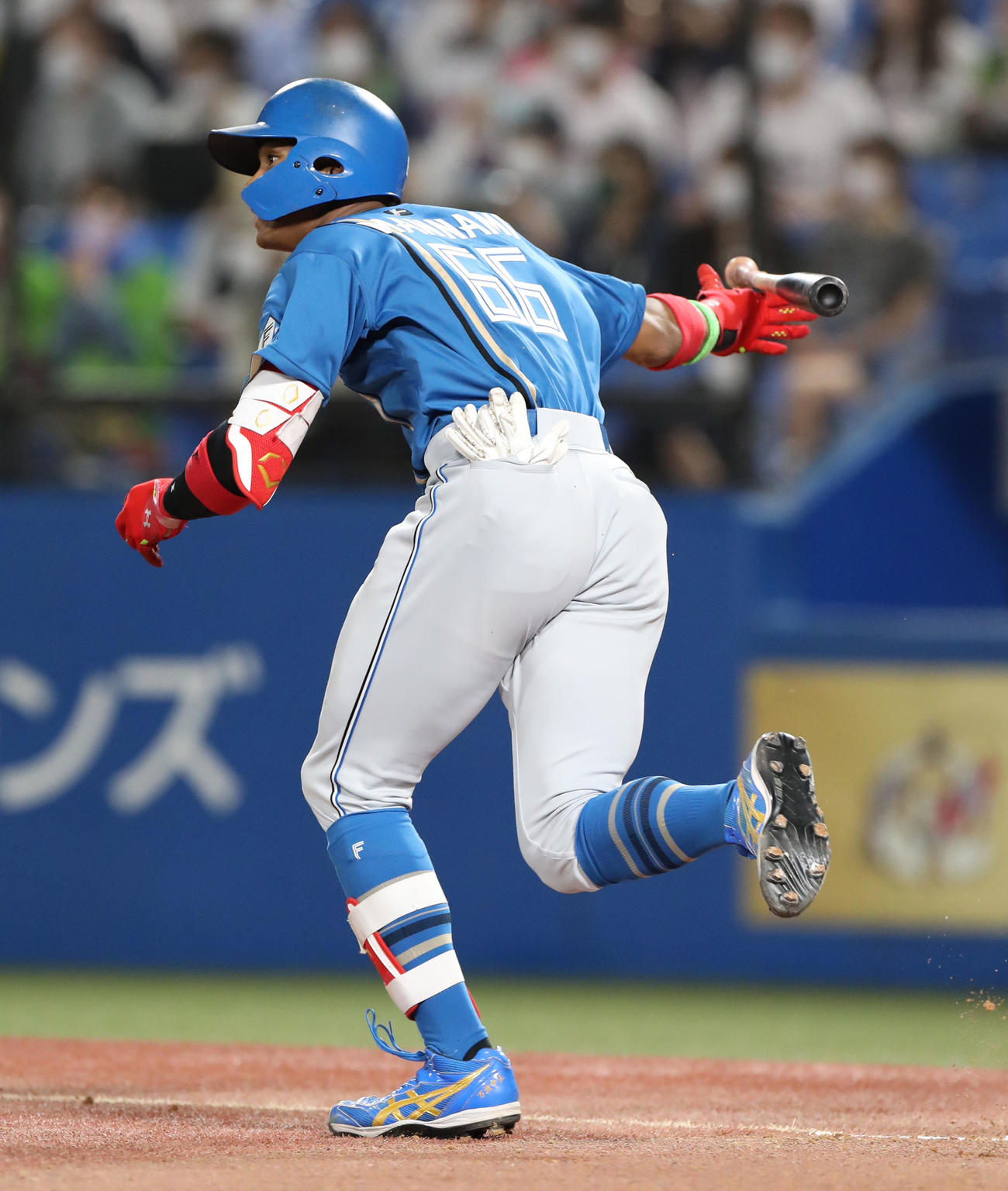 ヤクルト対日本ハム　10回表日本ハム1死満塁、万波は遊直に終わる（撮影・佐藤翔太）