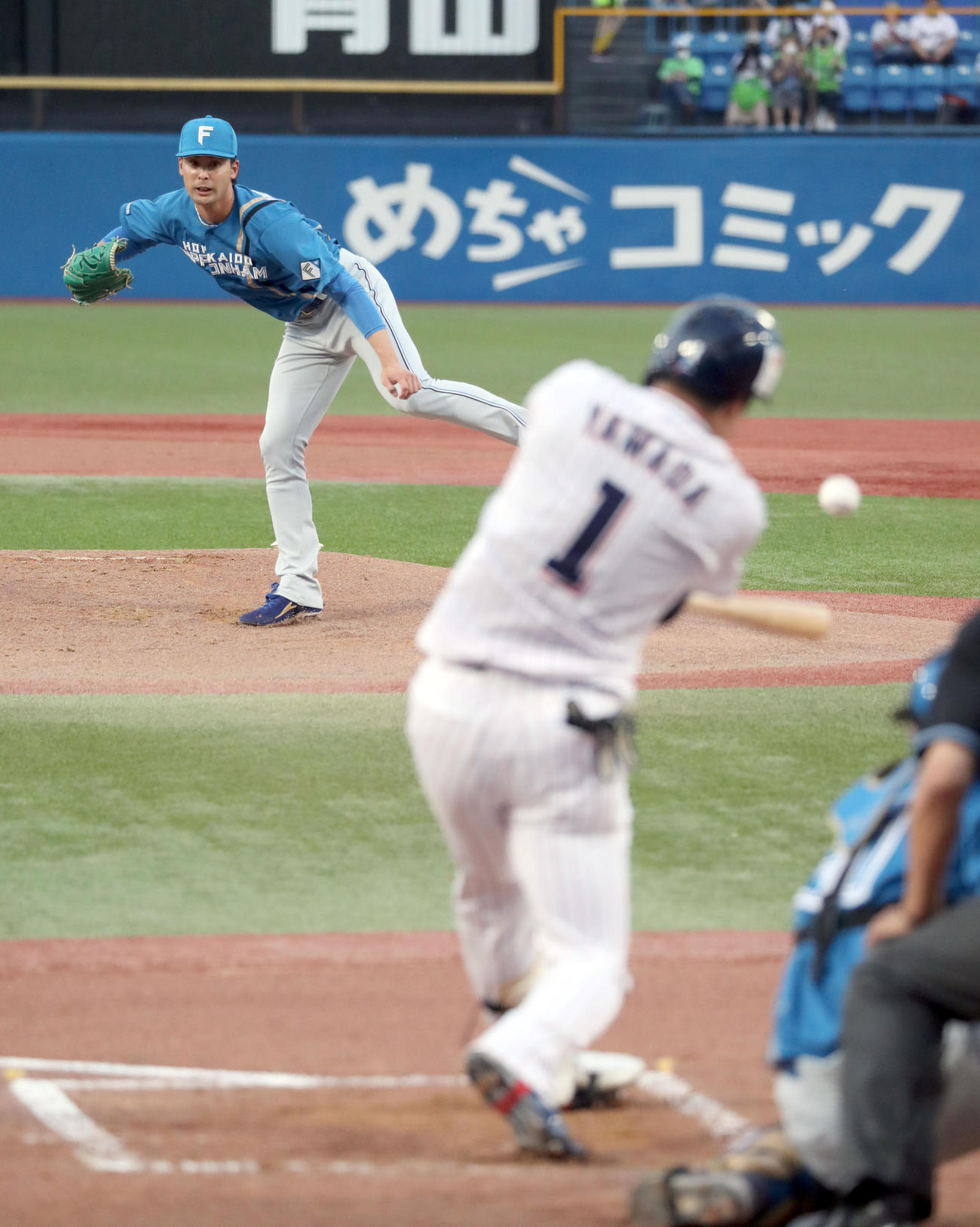 ヤクルト対日本ハム　1回裏ヤクルト2死、山田を中飛に仕留める上原（撮影・佐藤翔太）
