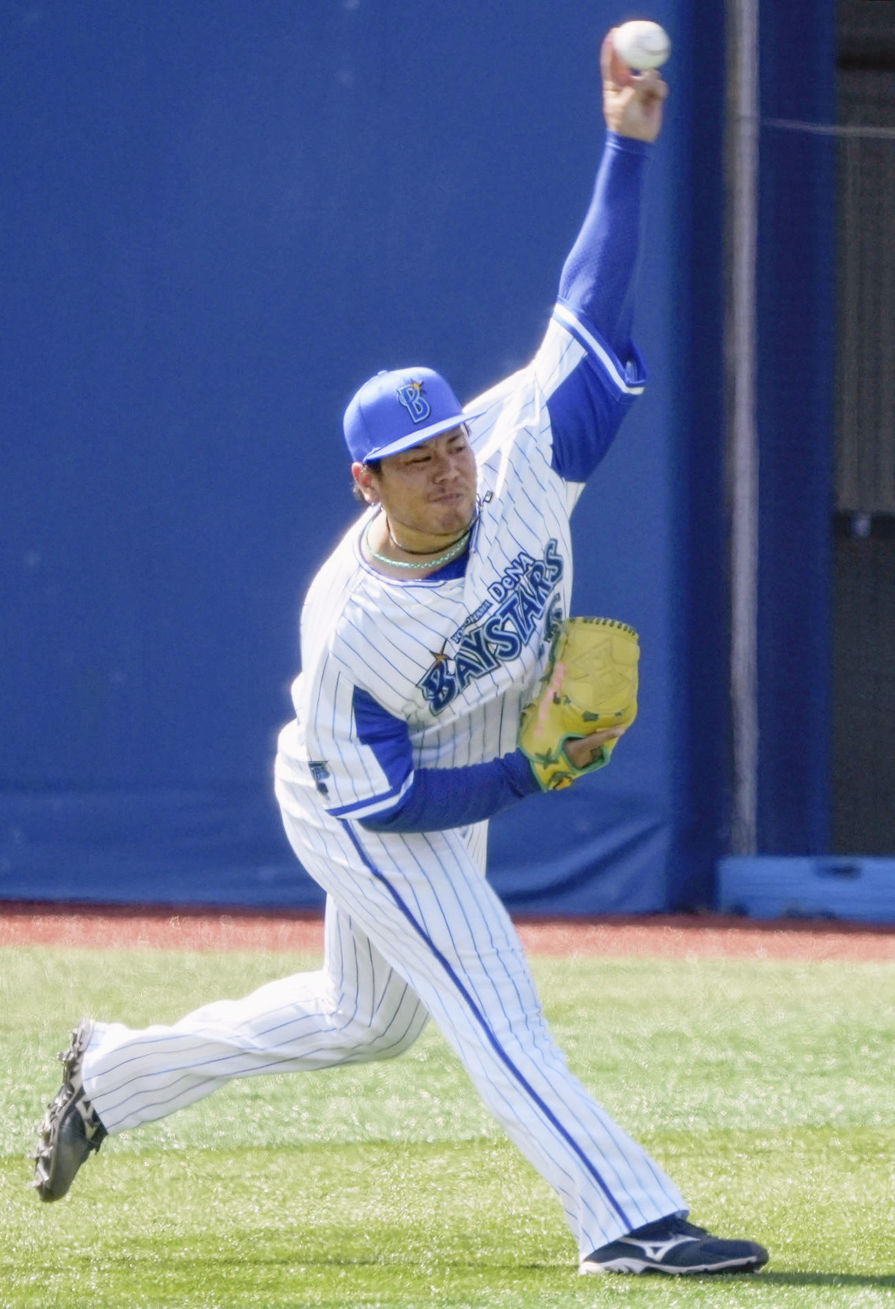 登板に向け調整するDeNA浜口（共同）
