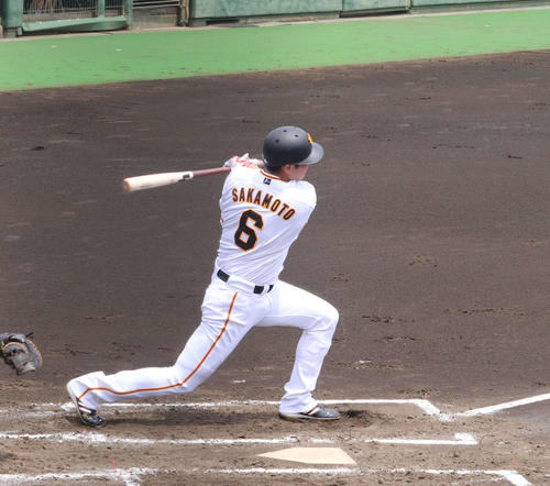 巨人 坂本勇人３番dh 復帰２戦目で初安打 ８番捕手の育成坂本勇人と共演 ３軍戦打席速報 プロ野球 日刊スポーツ