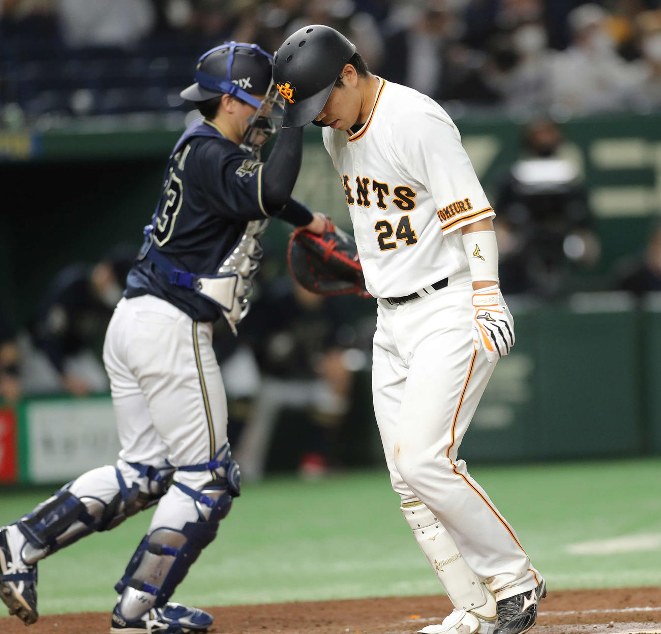 巨人対オリック　9回裏、最終打者の大城は三振に倒れる（撮影・河田真司）
