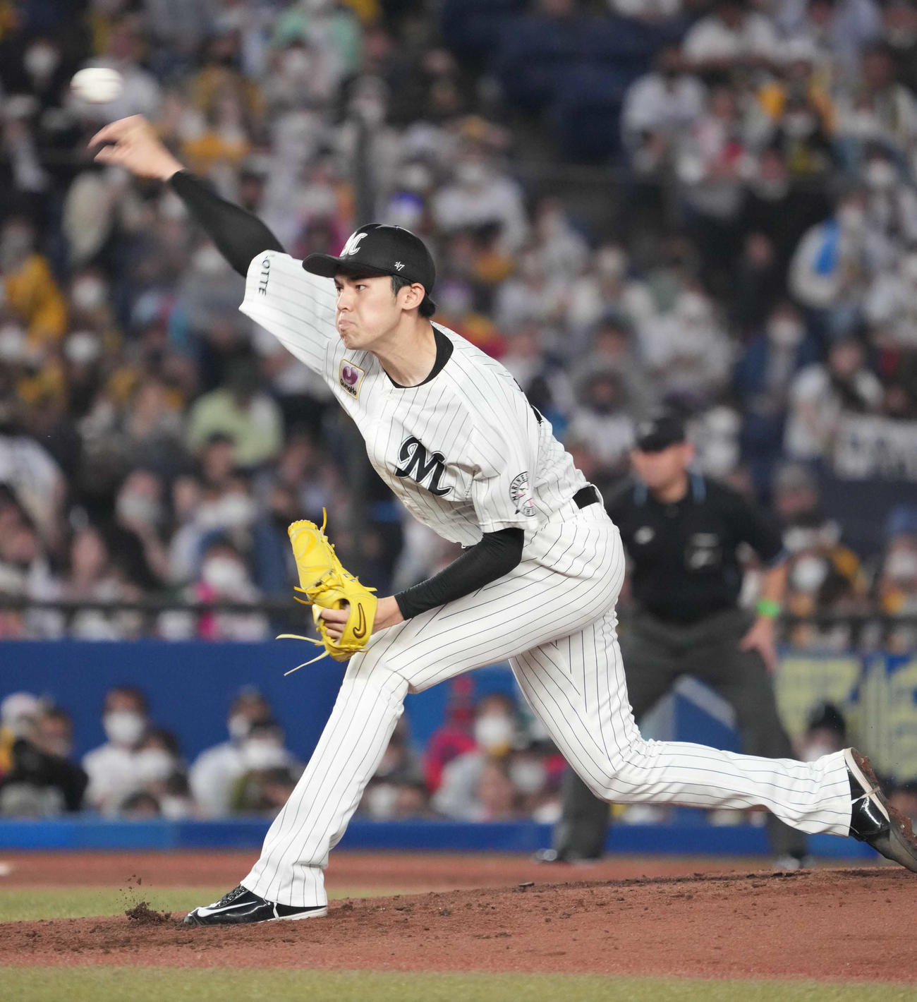 ロッテ対阪神　力投するロッテ先発の佐々木朗（撮影・小沢裕）