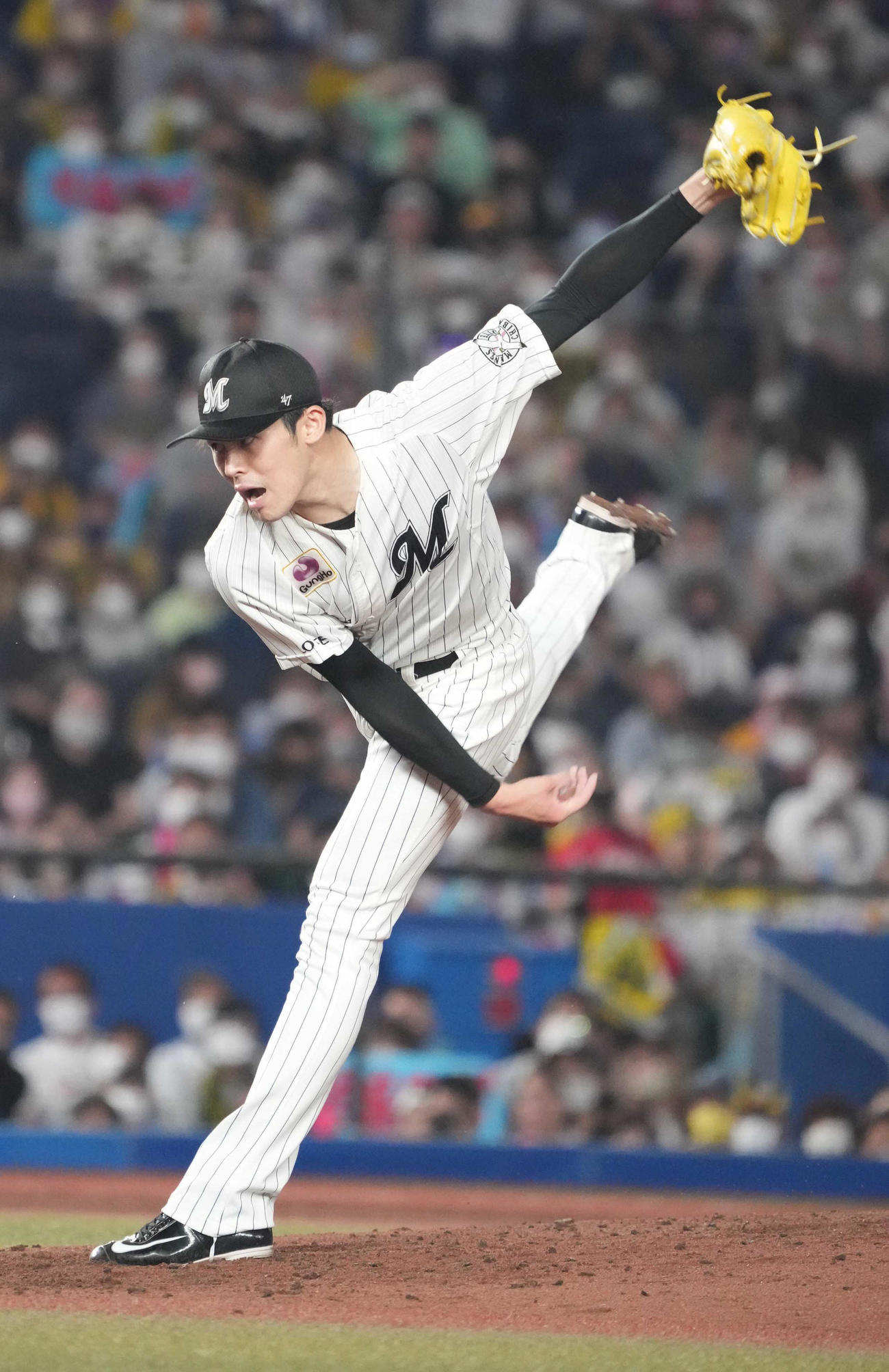 ロッテ対阪神　力投するロッテ先発佐々木朗（撮影・小沢裕）