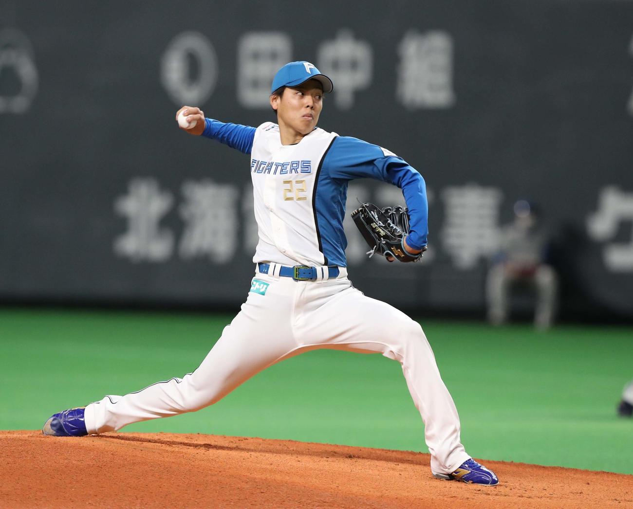 日本ハム対巨人　日本ハム先発の杉浦（撮影・黒川智章）