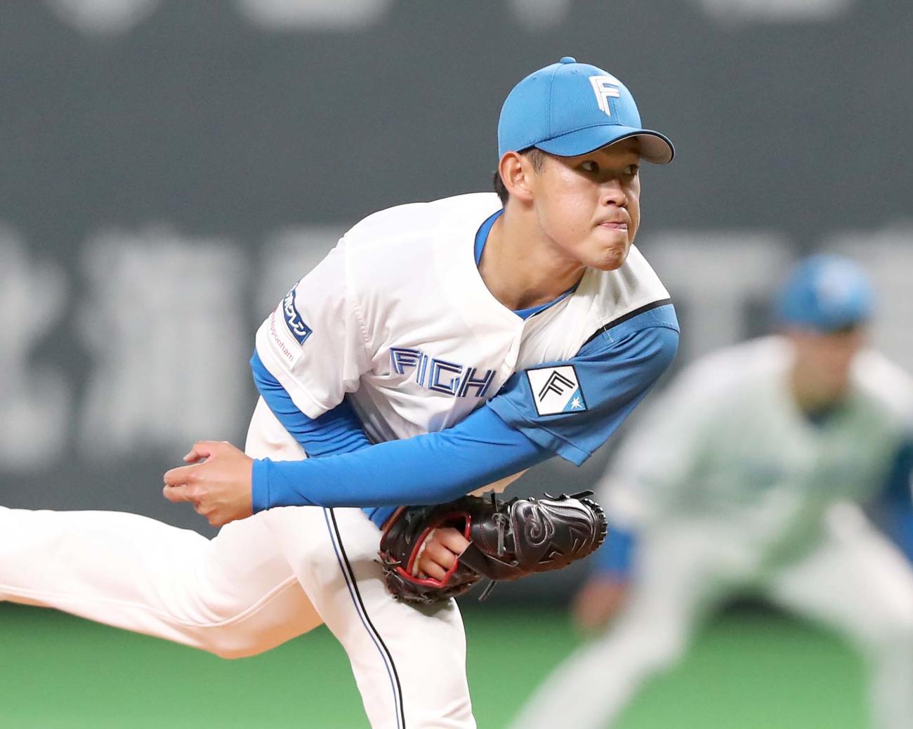日本ハム対巨人　日本ハム先発の根本（撮影・黒川智章）