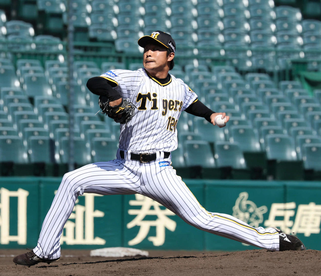 ウエスタン・リーグの中日戦で、8回表を無失点に抑えた阪神島本