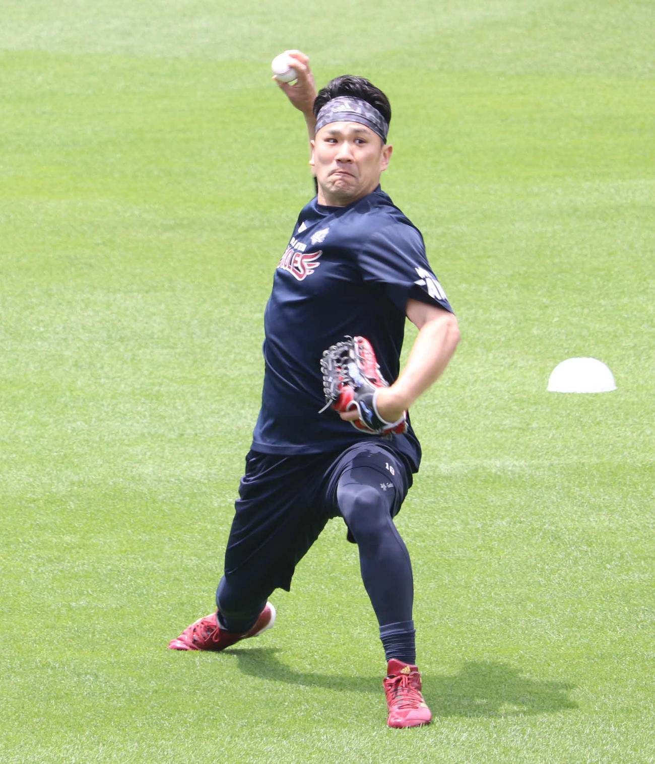 キャッチボールをする楽天田中将大