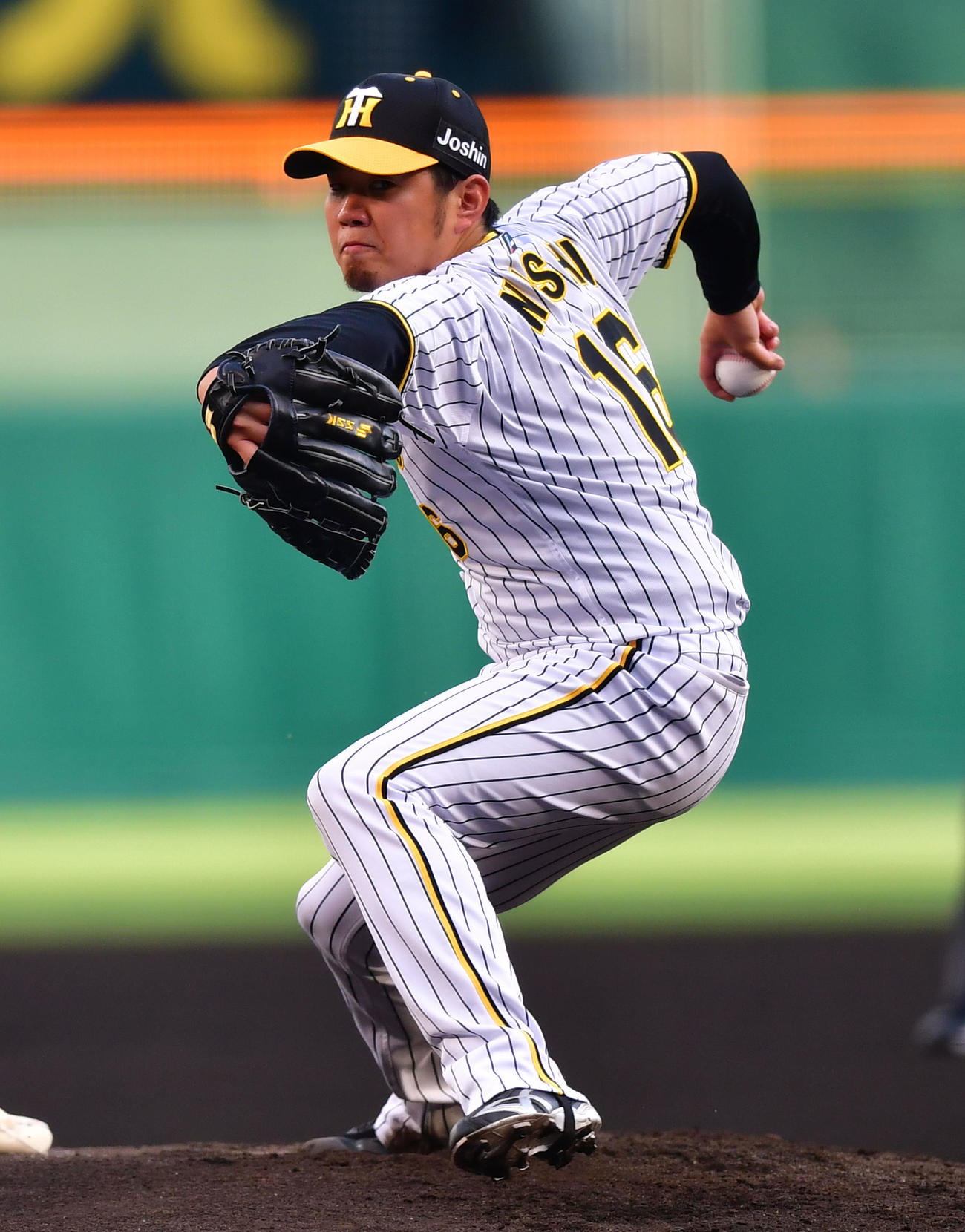 阪神対西武　阪神先発の西勇（撮影・前岡正明）