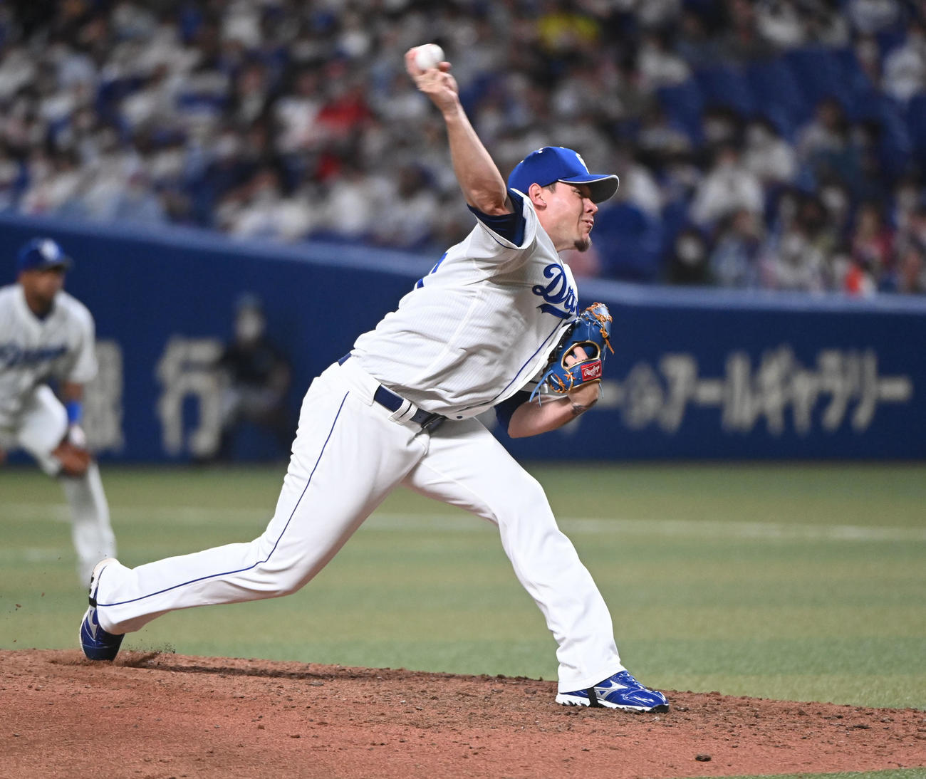中日対楽天　8回表、中日2番手で登板するロドリゲス（撮影・森本幸一）