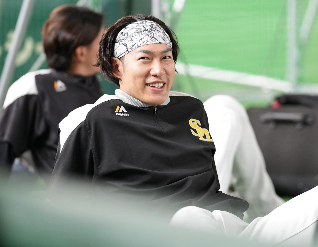 巨人対ソフトバンク　試合前練習で笑顔のソフトバンク柳田（撮影・鈴木みどり）