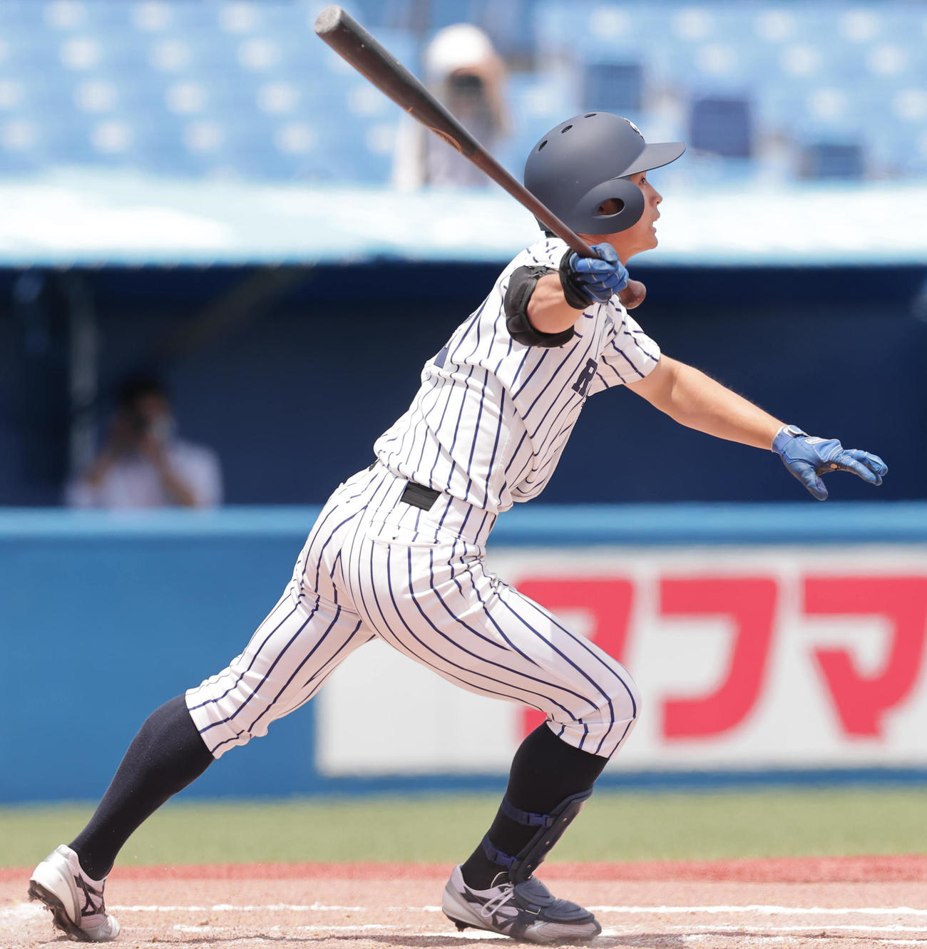 早大対立大　7回裏立大2死満塁、走者一掃中越え適時二塁打を放つ鈴木唯（撮影・野上伸悟）