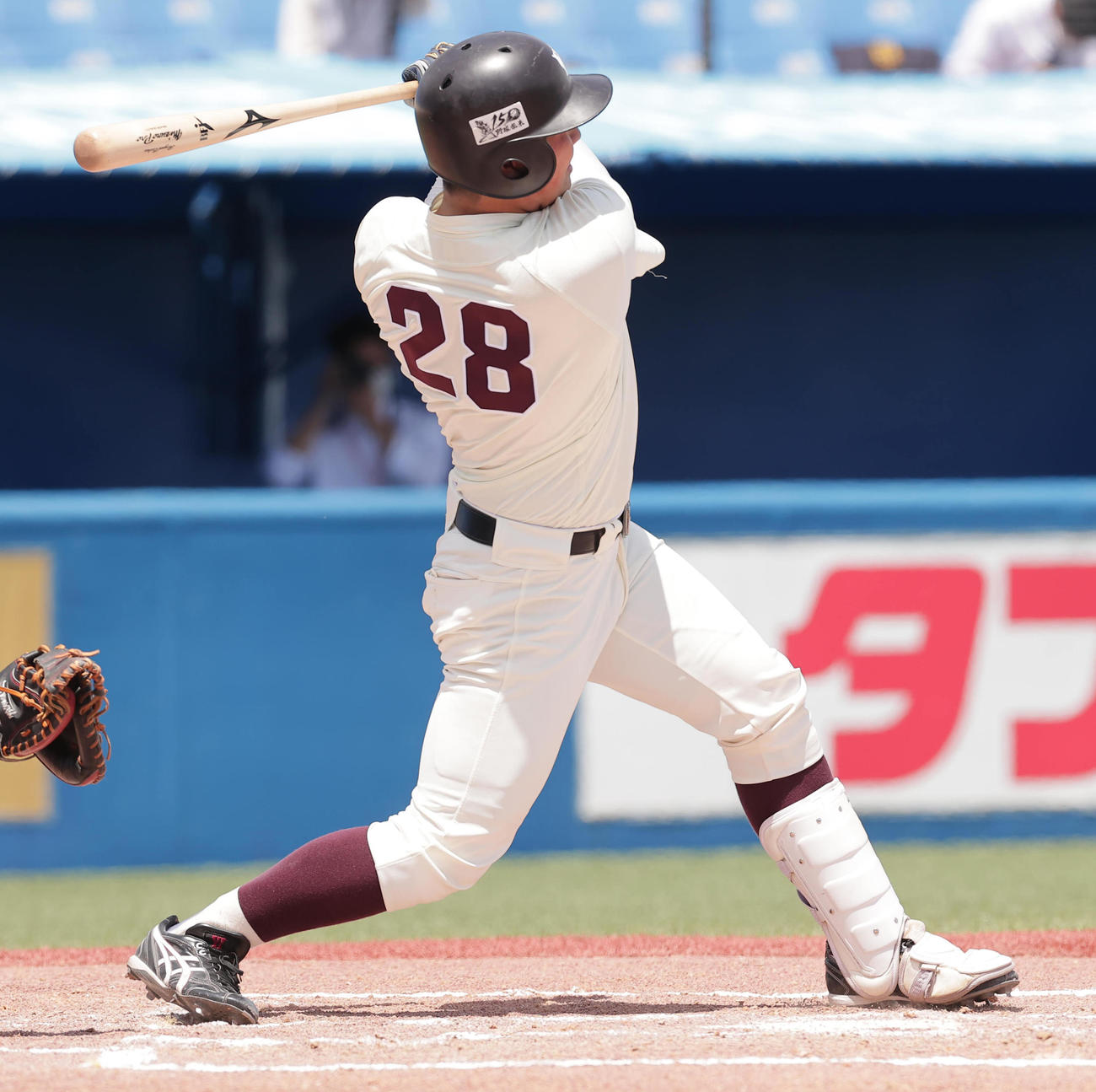 早大対立大　7回表早大1死一塁、左越え2点本塁打を放つ栗田（撮影・野上伸悟）