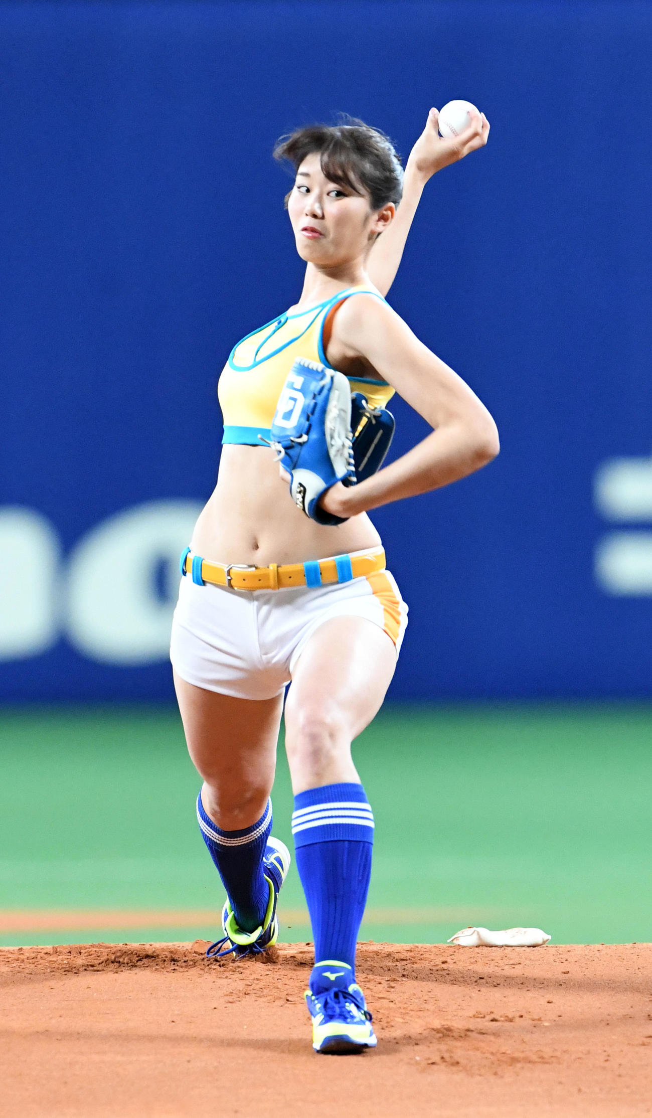 17年5月、中日対巨人で始球式を務めた稲村亜美