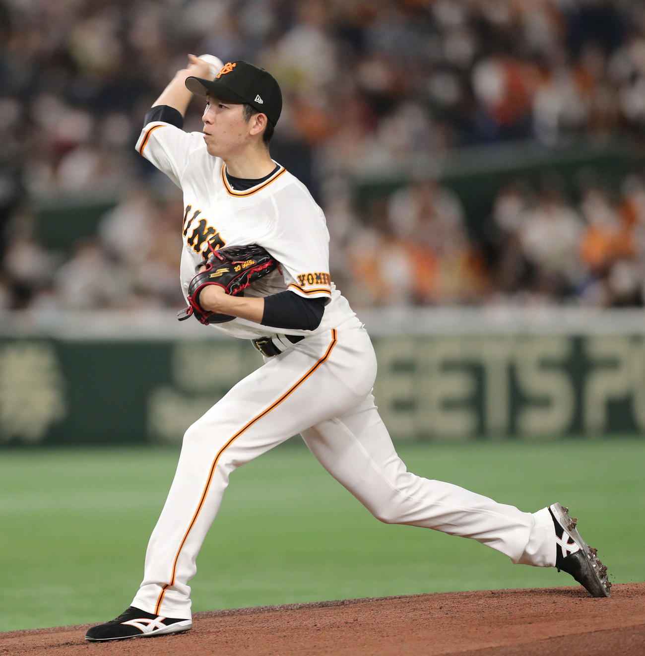 巨人対ロッテ　巨人先発の戸郷（撮影・河田真司）