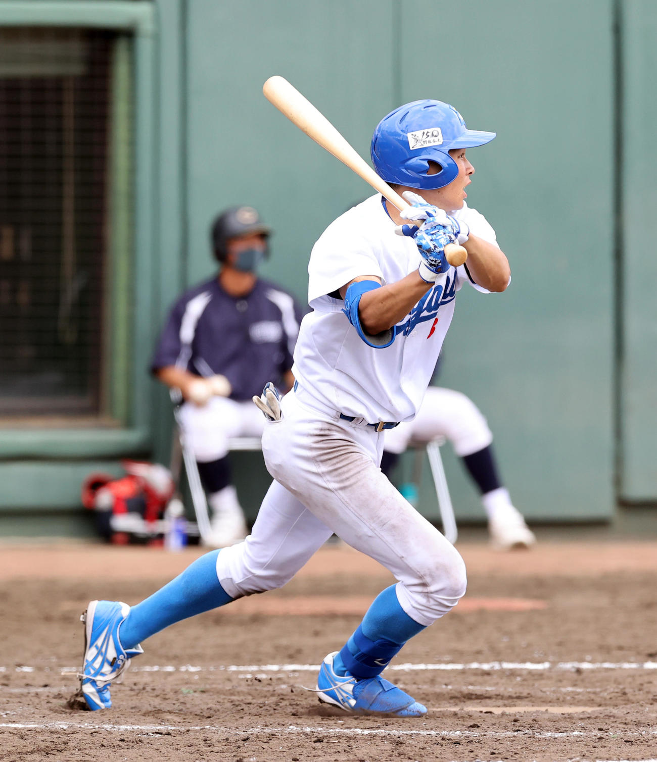 青学大対中大　9回表青学大2死一、三塁、中島は左中間に勝ち越し二塁打を放つ（撮影・浅見桂子）